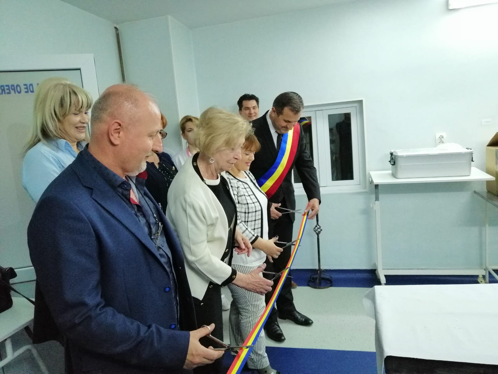 MEDGIDIA: Un sistem de chirurgie laparoscopică videoghidată a fost donat spitalului din oraș – FOTO