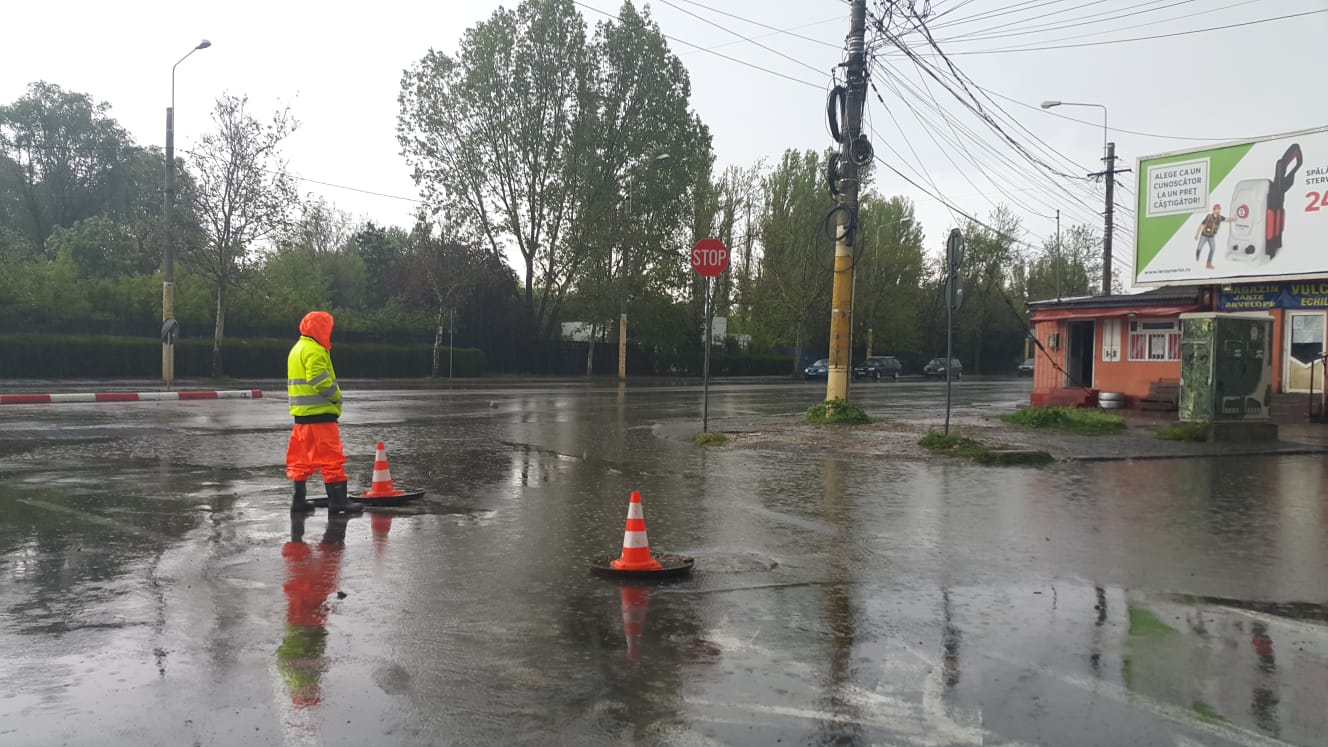 La nivelul RAJA, în urma ploilor torenţiale din această dimineaţă, au fost înregistrate 52 de reclamaţii. Şi ISU Dobrogea a intervenit în mai multe localităţi