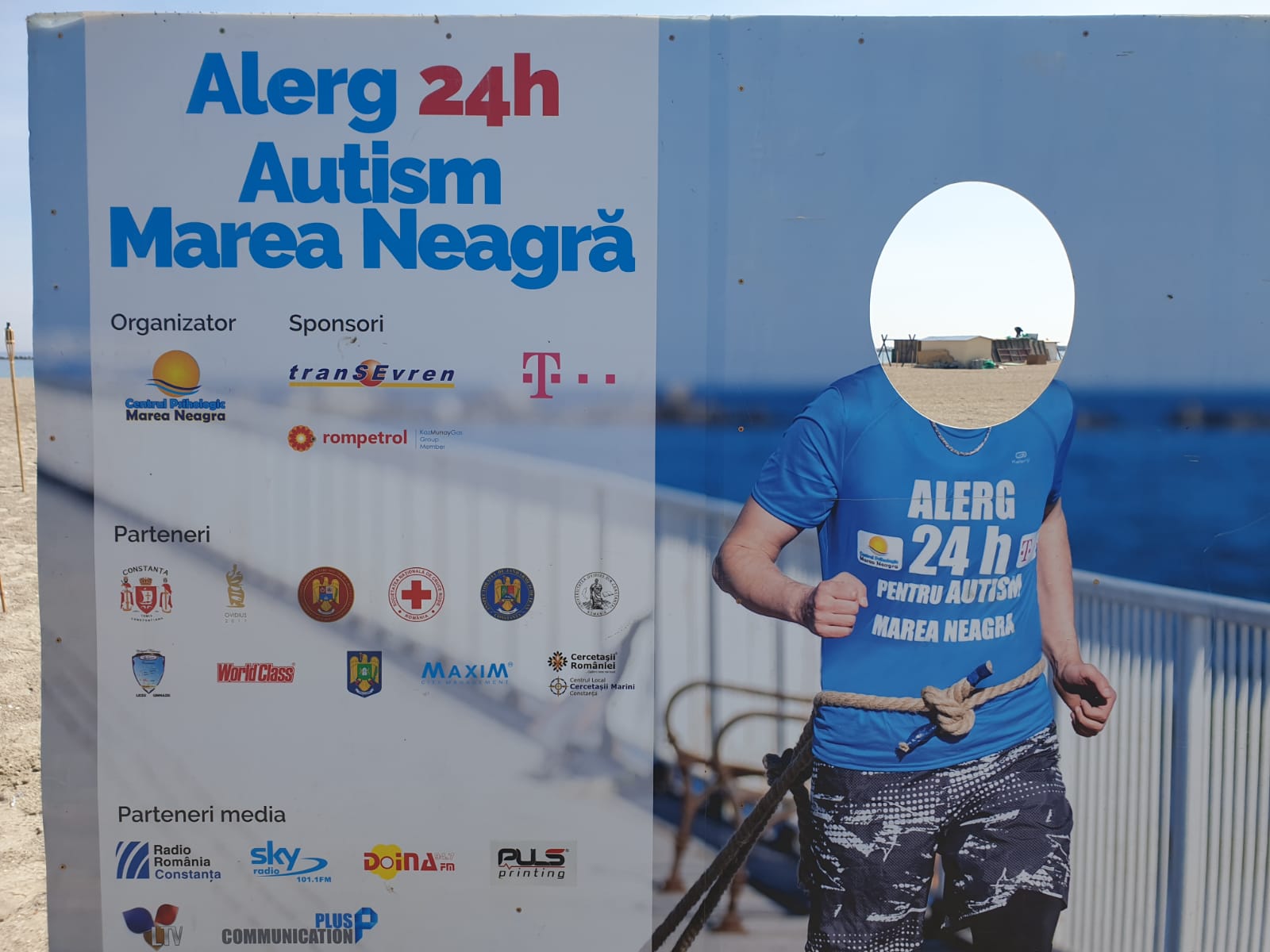 Participare numeroasă a copiilor la evenimentul sportiv “Autism 24h Marea Neagră” – FOTO