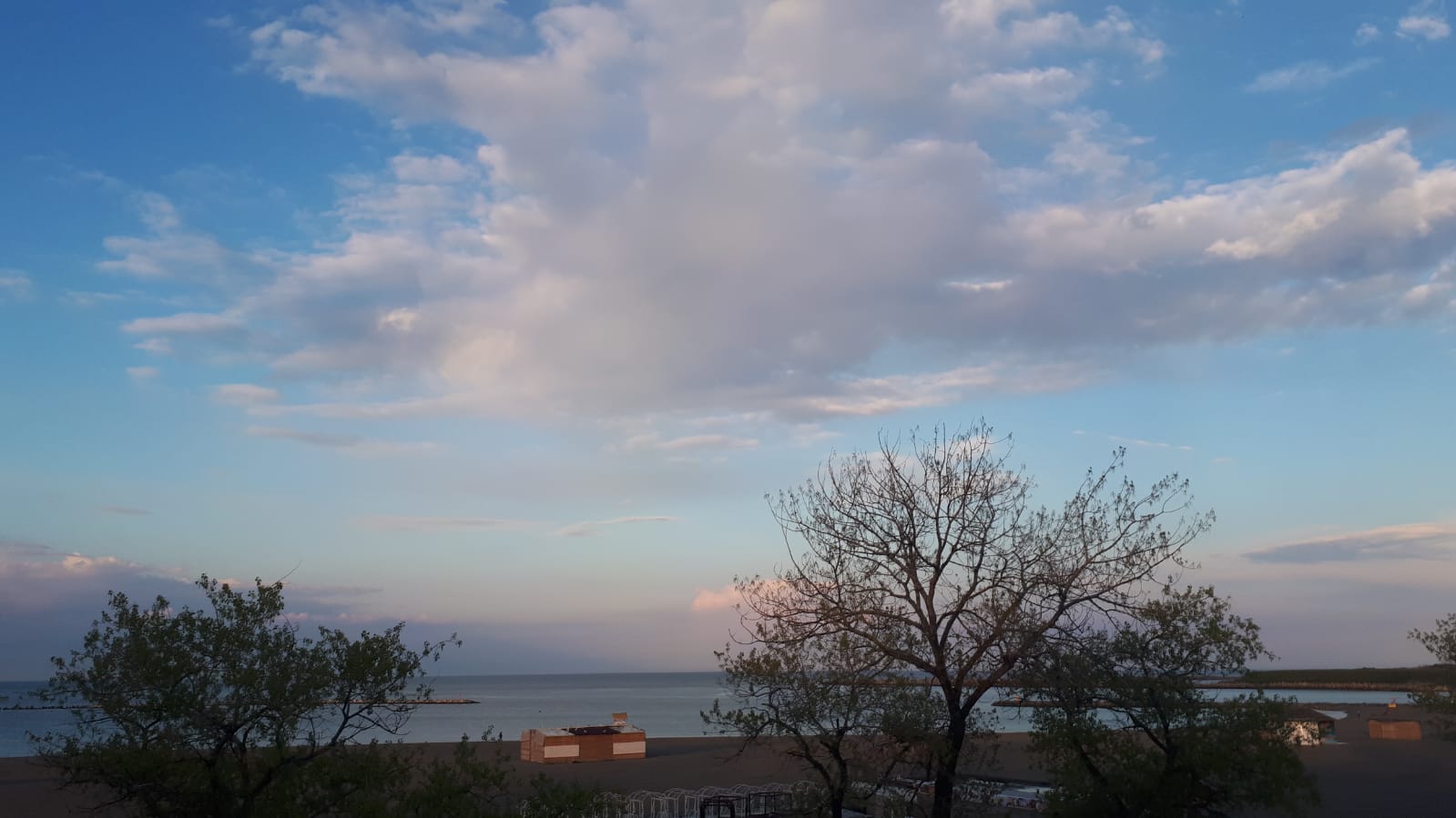 DOBROGEA: Vremea se menține ușor instabilă