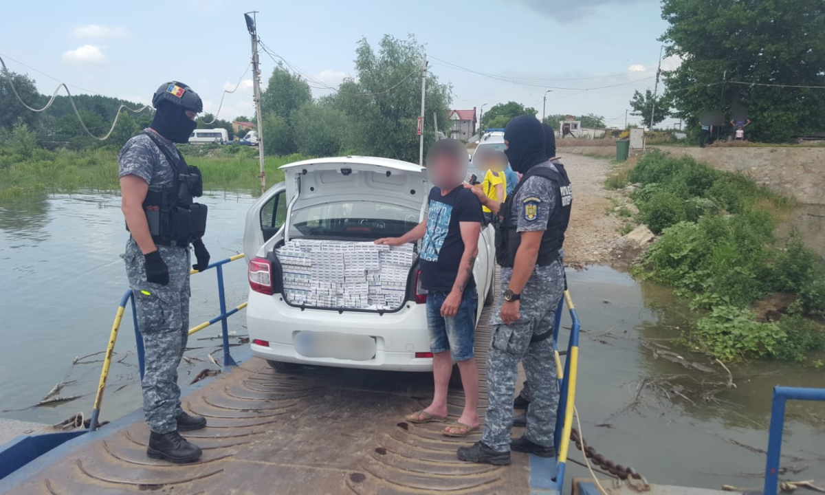 Țigări de contrabandă, descoperite de polițiștii de frontieră – FOTO