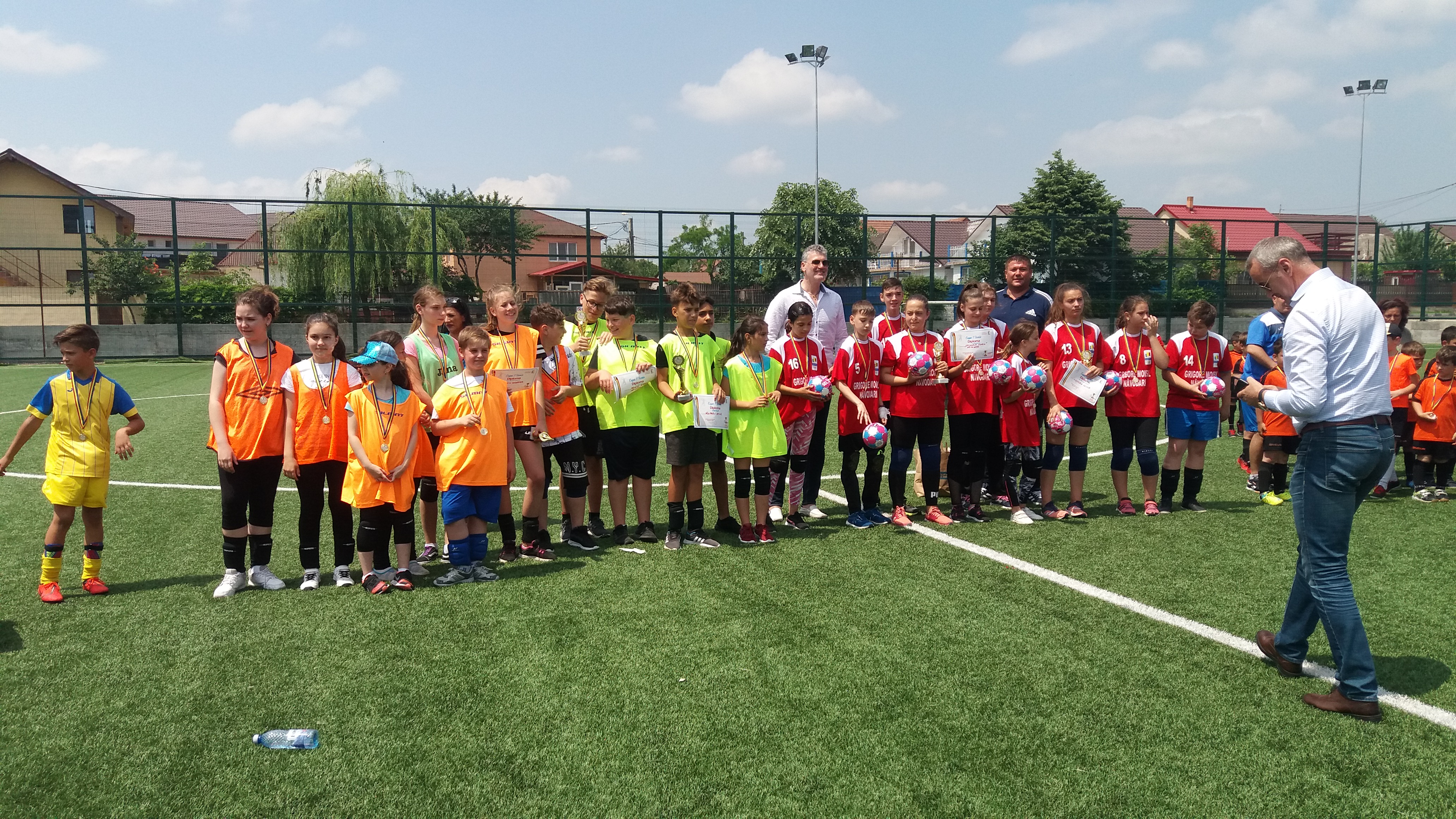 FOTO – Copiii din Năvodari au ieșit pe terenurile de sport la “Cupa 1 Iunie”