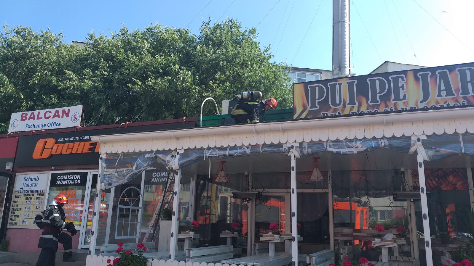 CONSTANȚA: Incendiu la un fast-food din oraș