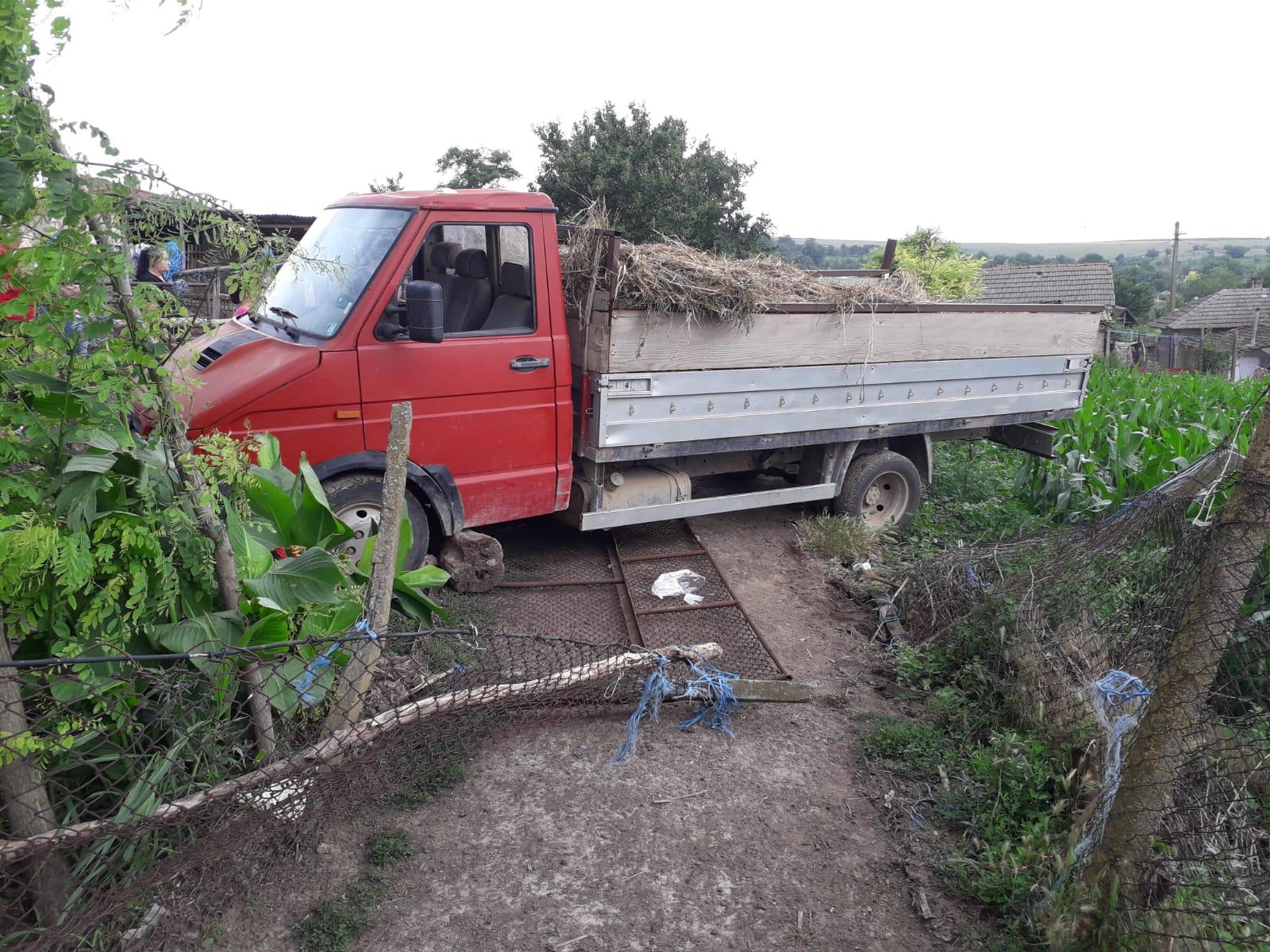 CONSTANȚA: Tragedie în satul Zorile. Bărbat strivit de propria mașină