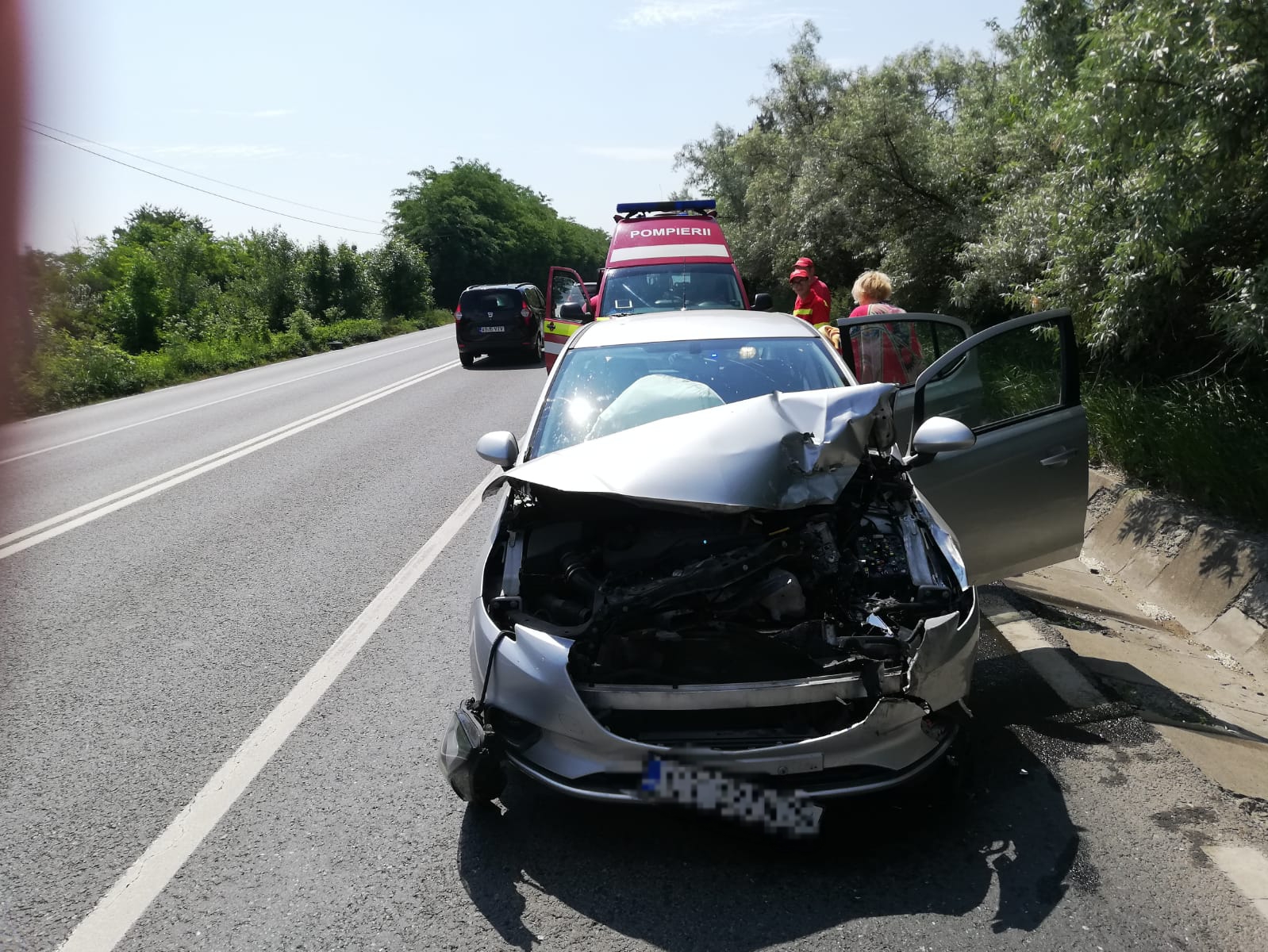 CONSTANȚA: A tăiat linia dublă continuă și a fost la un pas să provoace o tragedie – FOTO