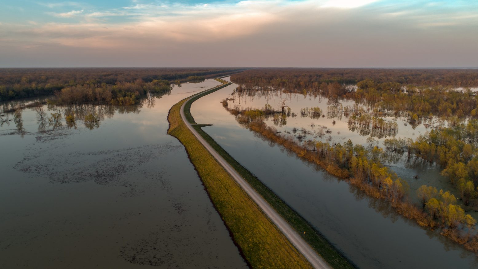 INHGA: Cod roşu de viituri şi depăşiri ale Cotelor de pericol pe râuri din Dobrogea, în orele următoare