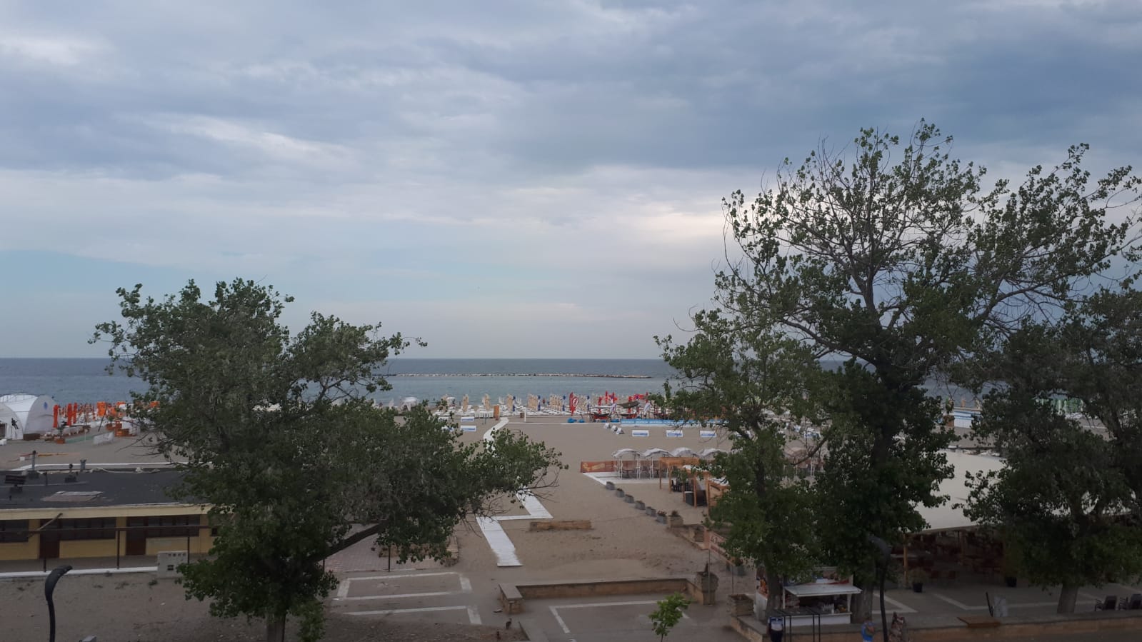 Vreme călduroasă, dar instabilă