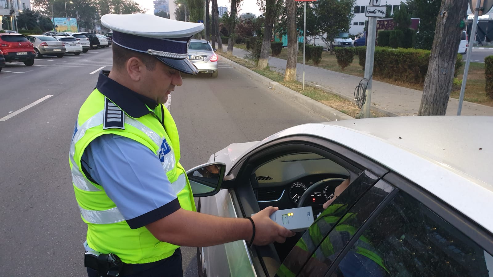 CONSTANȚA: Razie de amploare a polițiștilor, pe litoral! Aproape 3.000 de autovehicule, oprite în trafic