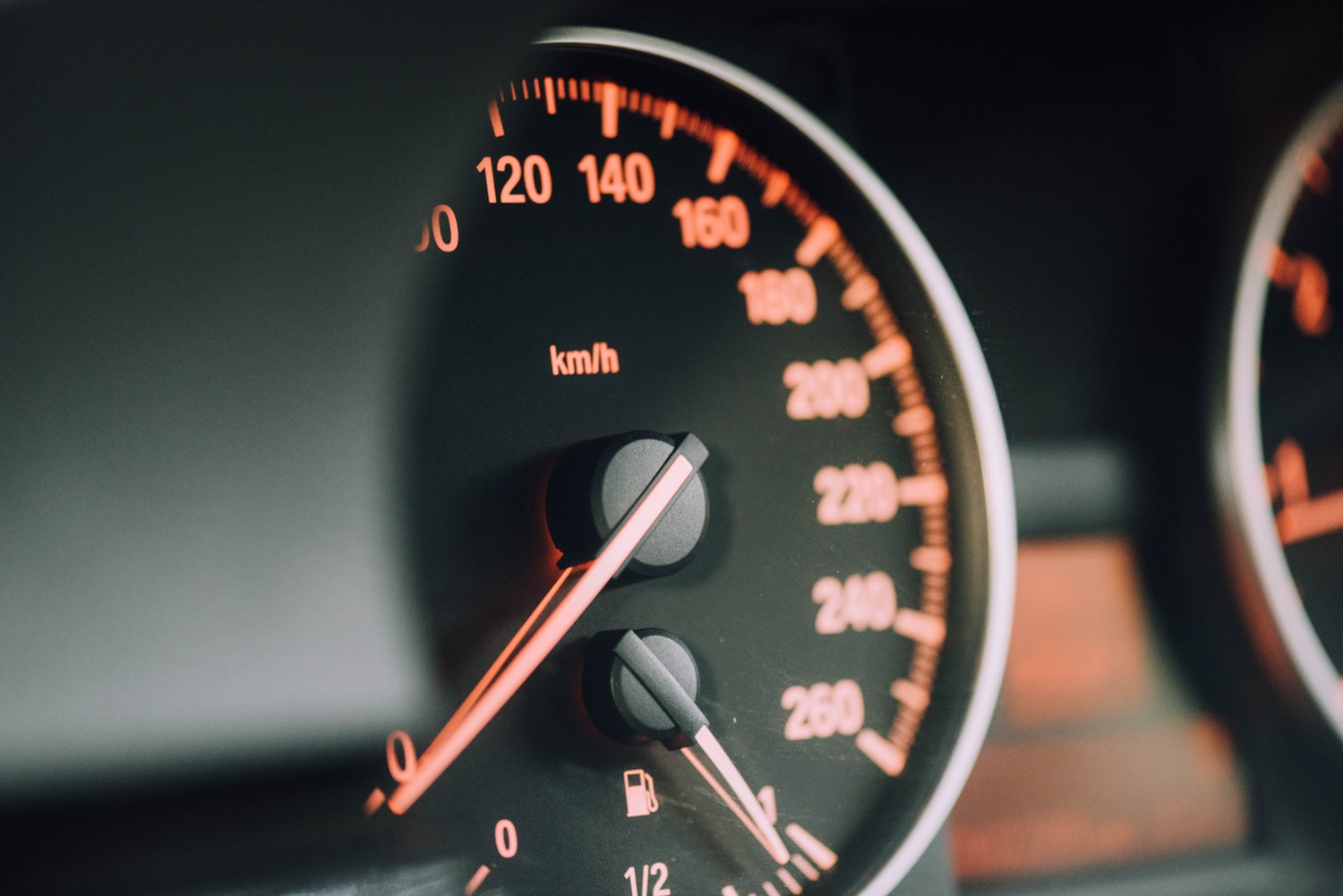 AUTO BLITZ | Vitezometrul nu arată exact viteza reală de deplasare