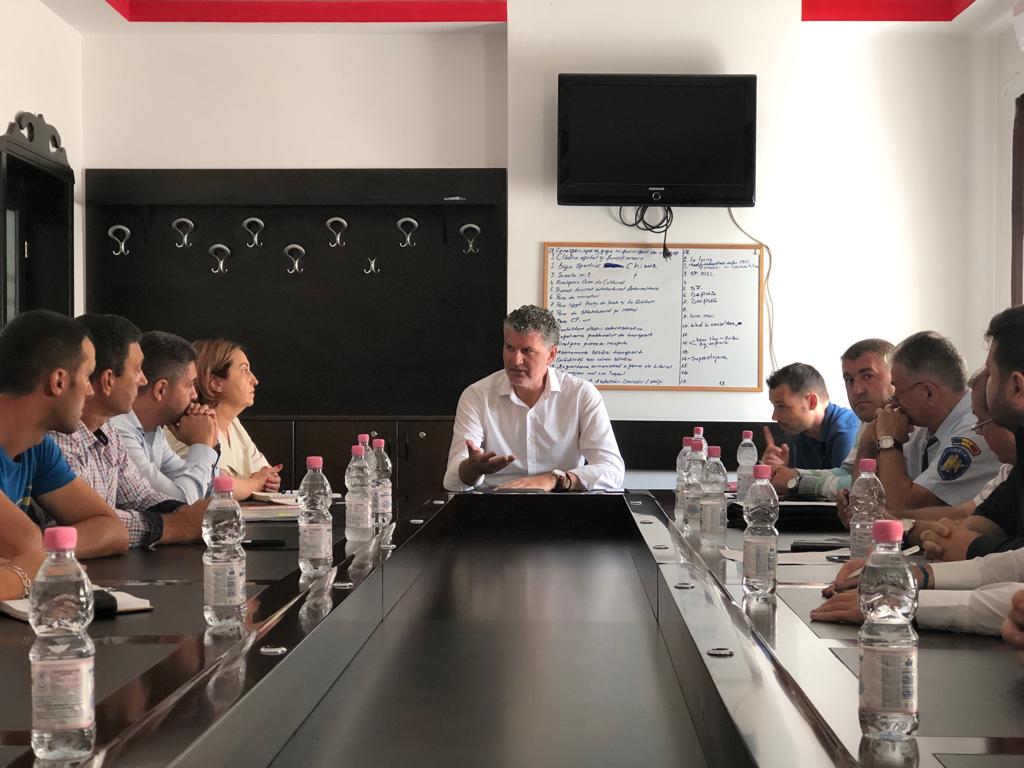 NĂVODARI: Autoritățile județene și operatorii de transport din oraș, aduși la aceeași masă de primarul Florin Chelaru