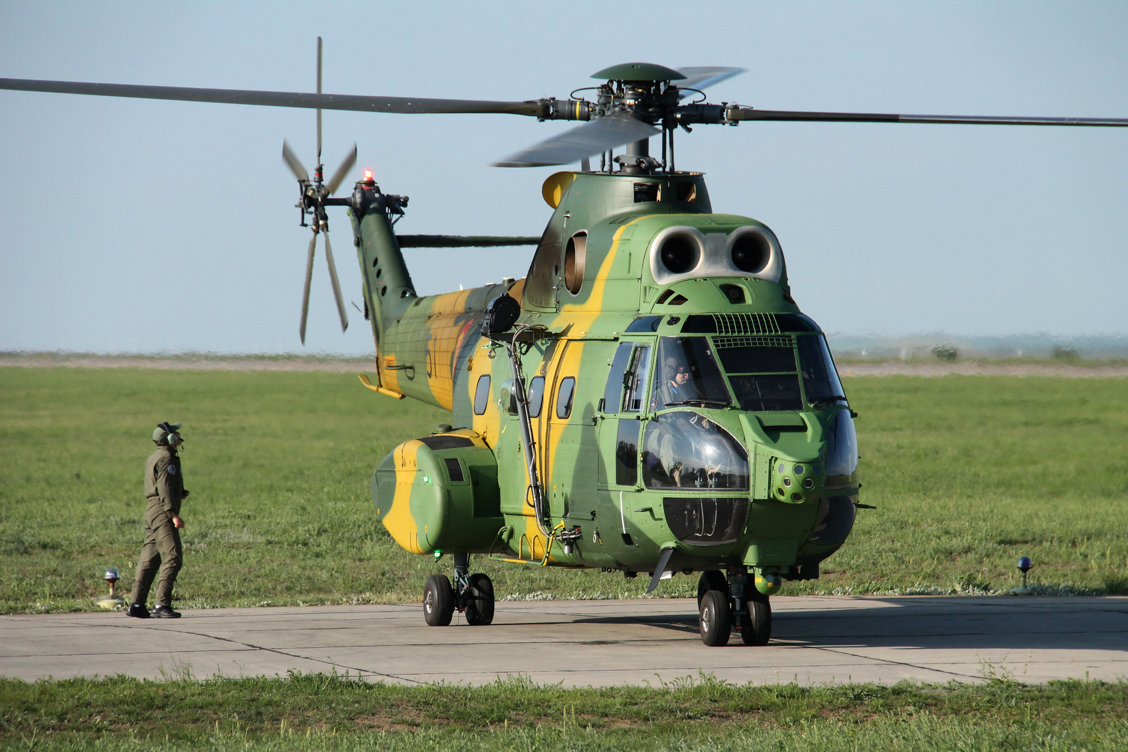 Detașamentul de patru elicoptere „Carpathian Pumas”, pregătit pentru misiunea de menținere a păcii din Mali