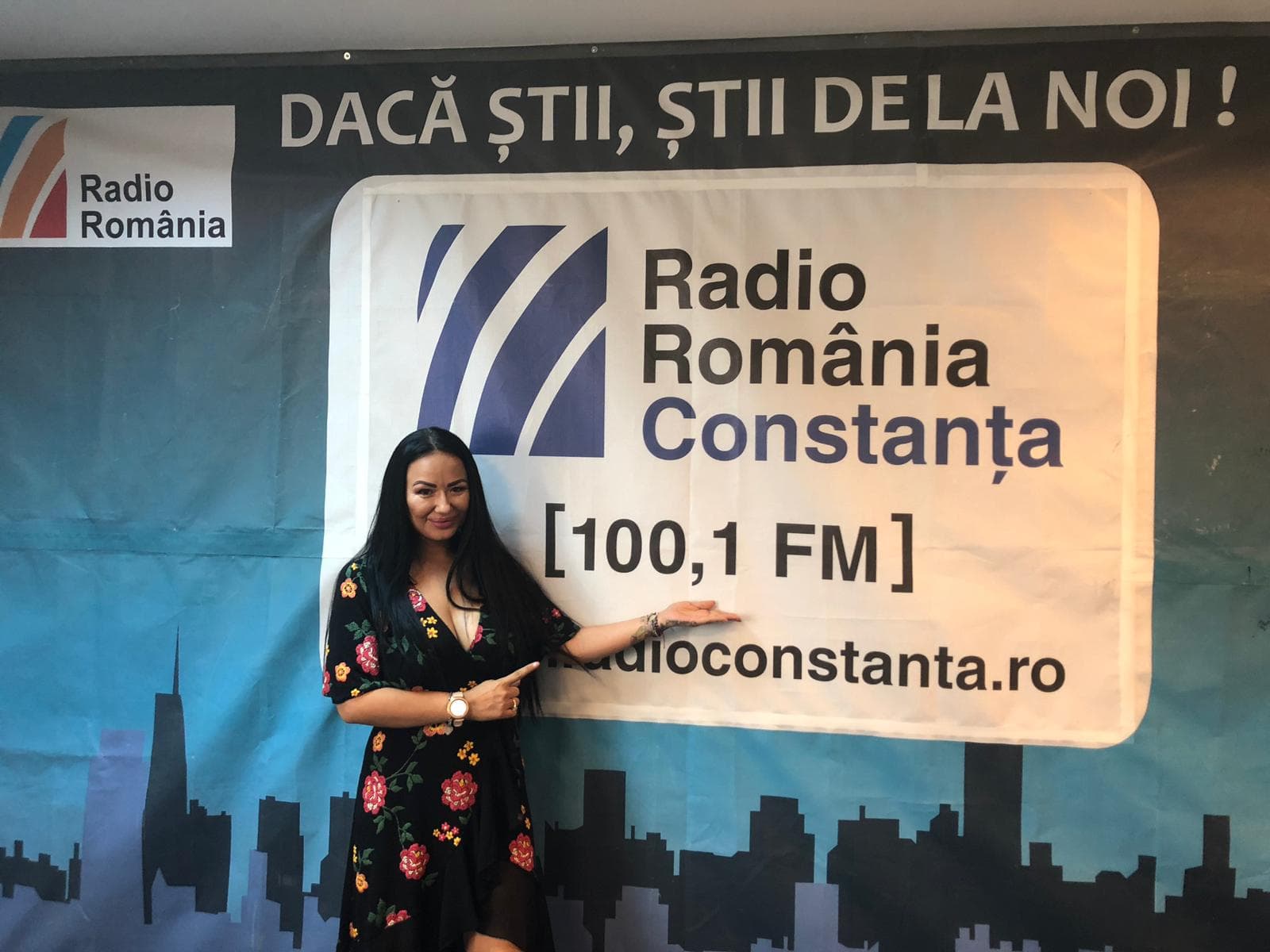 Lash Event în Mamaia. Sibel Cristea, tehnician în extensii de gene