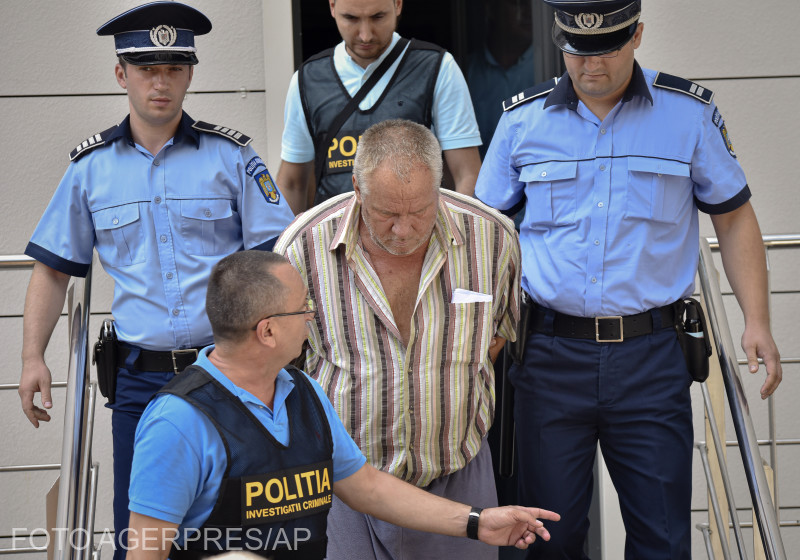 Cazul de la Caracal/Criminaliştii au ridicat dintr-o pădure probe ce par a fi fragmente osoase