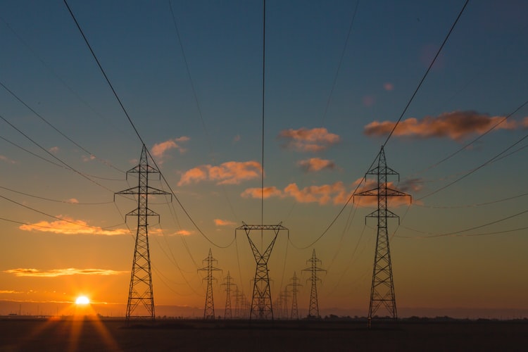 Consumul final de energie electrică în economie a urcat cu 0,2% în primul trimestru din 2025