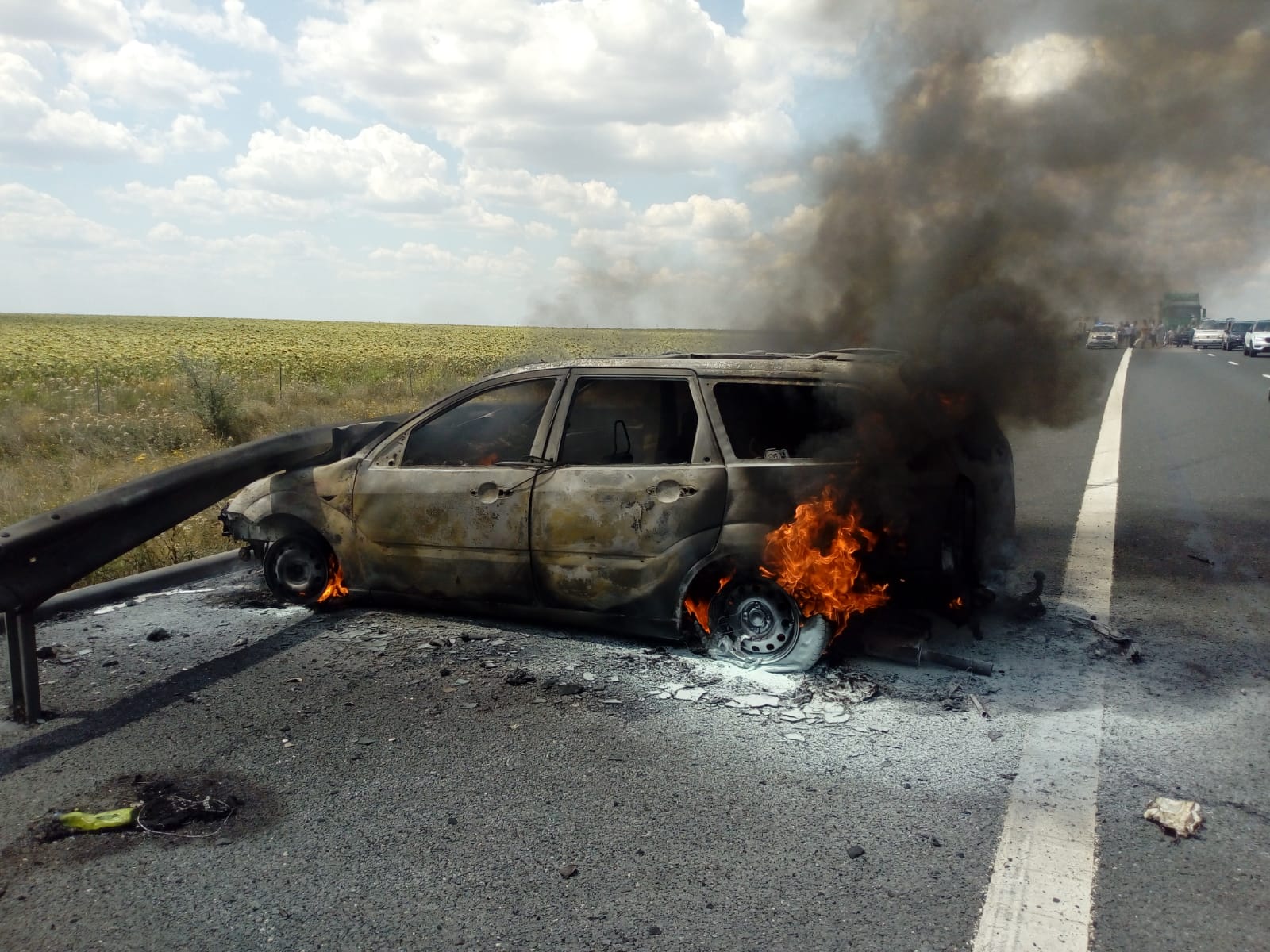 O mașină a luat foc pe Autostrada Soarelui!