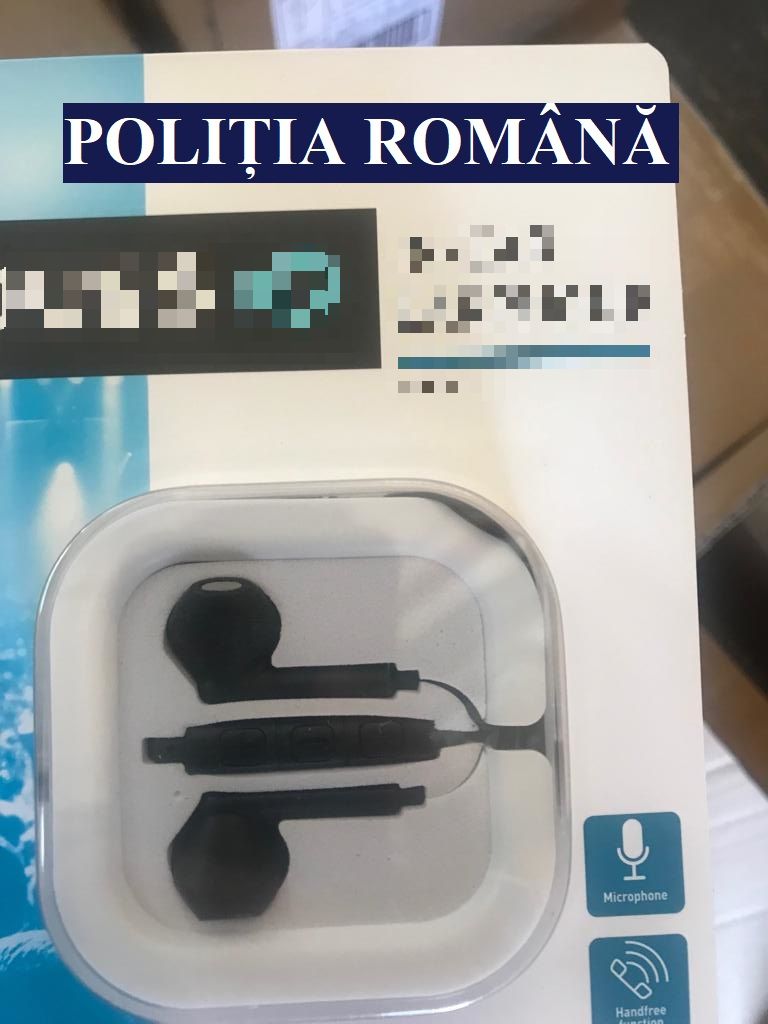 Sute de căști audio, ridicate de polițiști – FOTO