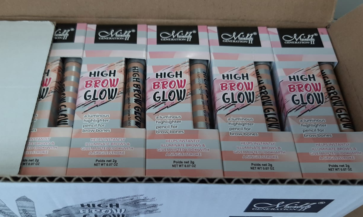 Produse de machiaj în valoare de peste 51 de mii de lei, confiscate în Portul Constanţa Sud Agigea – FOTO