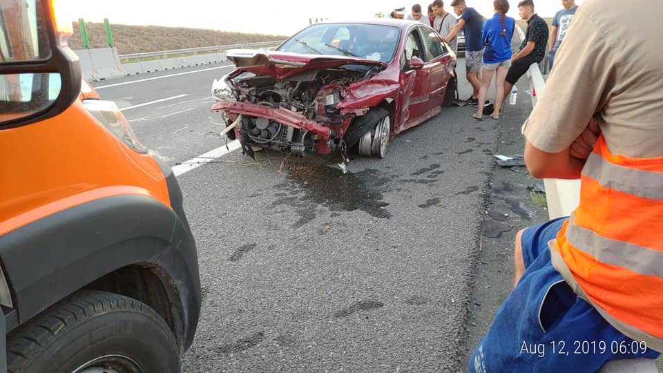 FOTO: Două accidente au avut loc pe A2