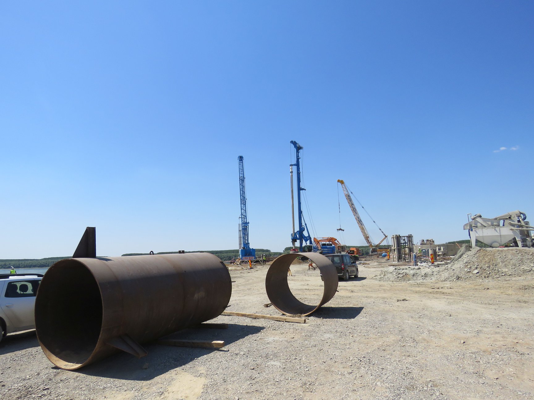 Podul TULCEA – BRĂILA: Se lucrează aproape non-stop