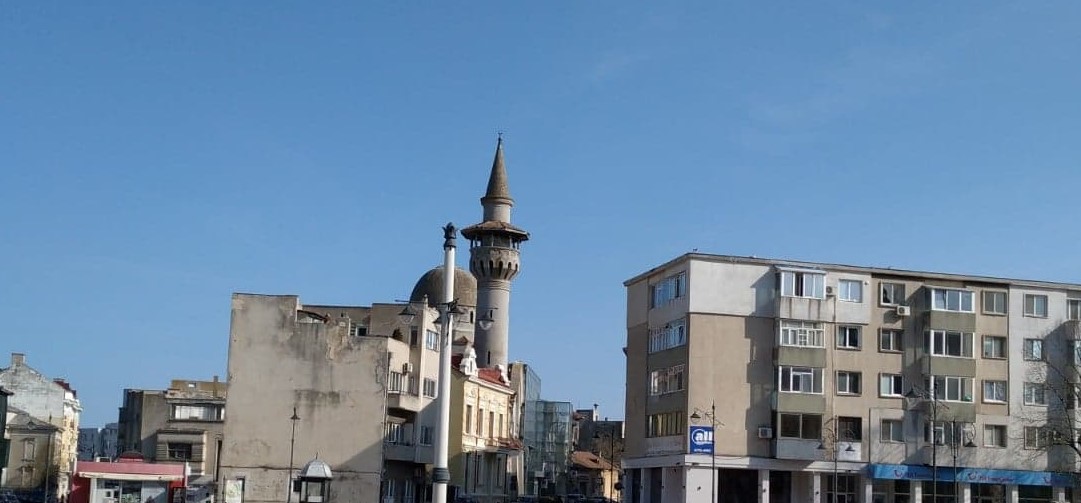Muftiatul Cultului Musulman din România: „Este foarte important să manifestăm încredere în ştiinţă. (…) Să recunoaștem importanța vaccinărilor care au condus la gestionarea cu succes a altor epidemii“
