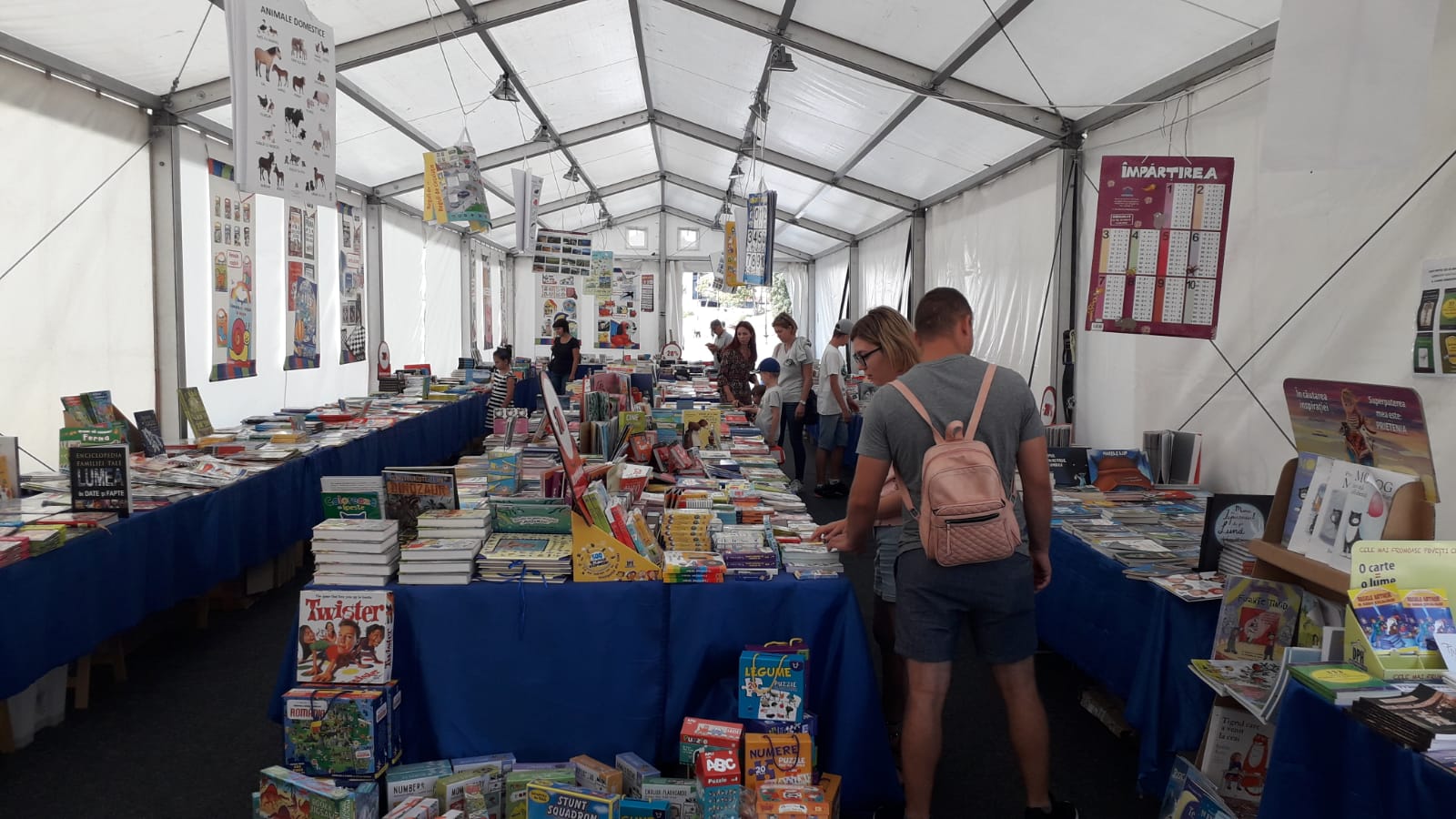Ultima zi a Târgului „Valuri de Carte“, pe faleza Cazinoului din Constanța