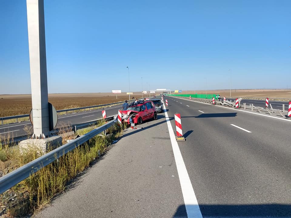 FOTO: Accident rutier pe A2