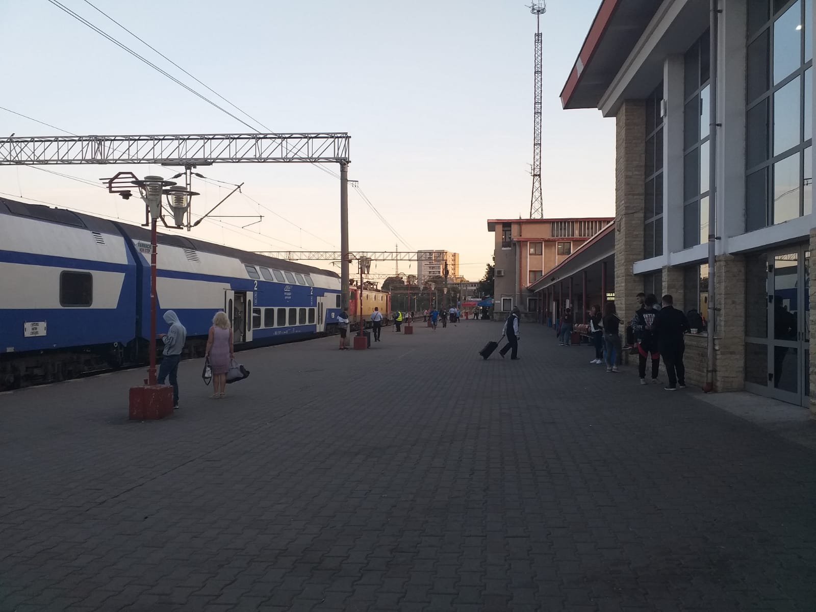 CFR-iștii solicită salarii decente și condiții de transport mai bune pentru călătorii români