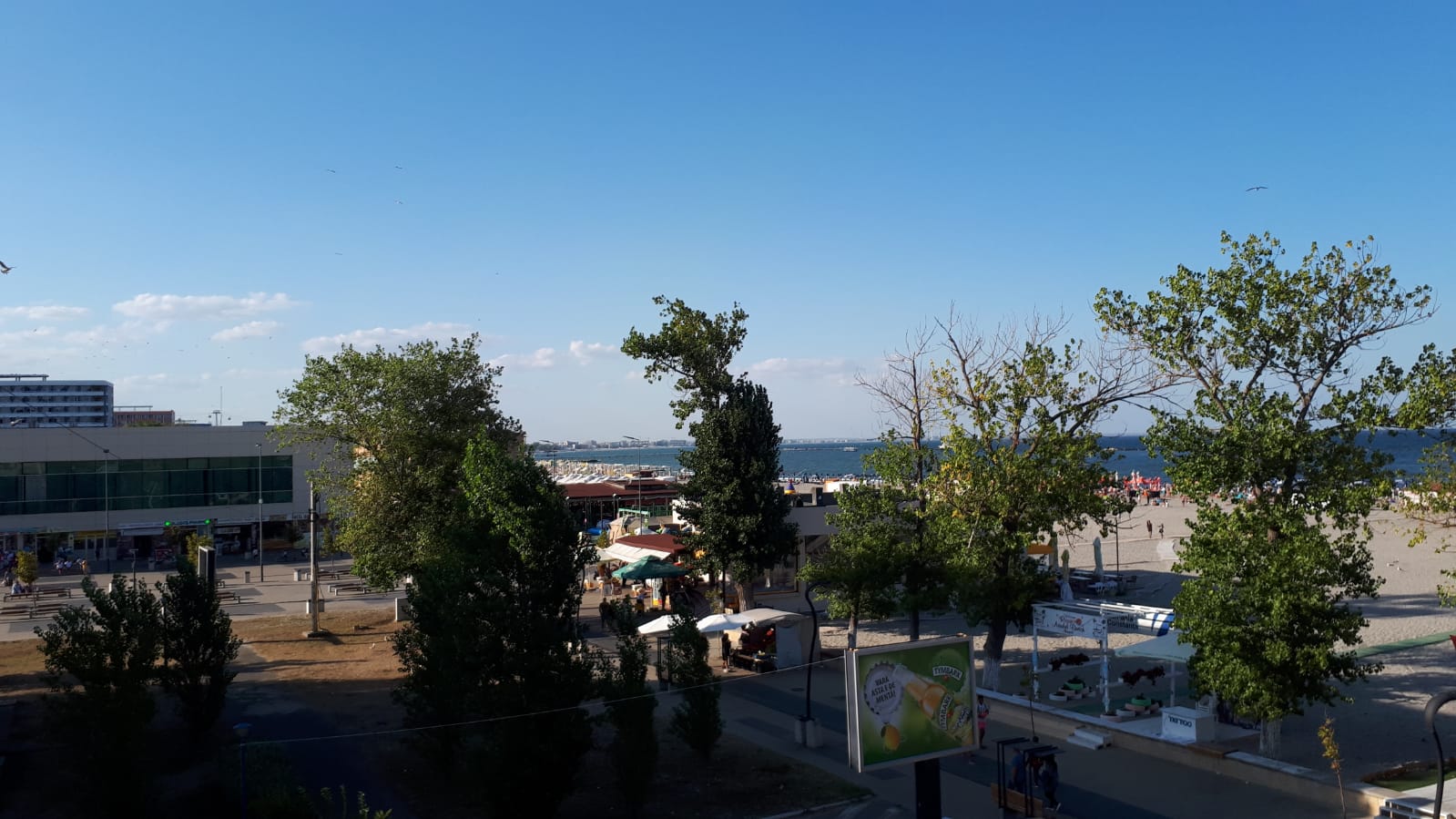 Programul „Litoralul pentru toţi” este în plină desfășurare, chiar dacă mai multe unități de alimentaţie publică încep să tragă obloanele