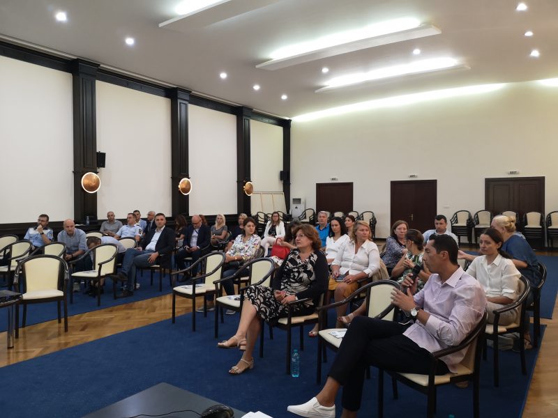 Trei constănțeni, premiați pentru că au încurajat mersul pe jos