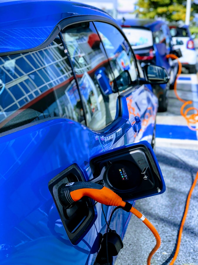 Ce piese auto cedează la automobilele electrice?