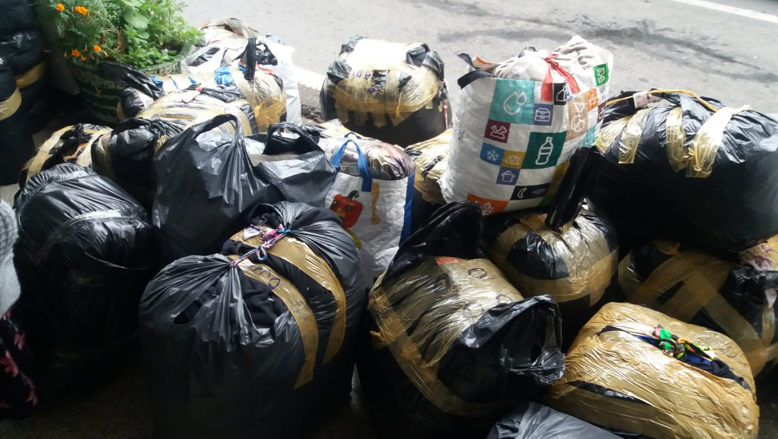 VAMA VECHE: Bunuri în valoare de aproximativ 77.000 lei, confiscate de polițiștii de frontieră – FOTO