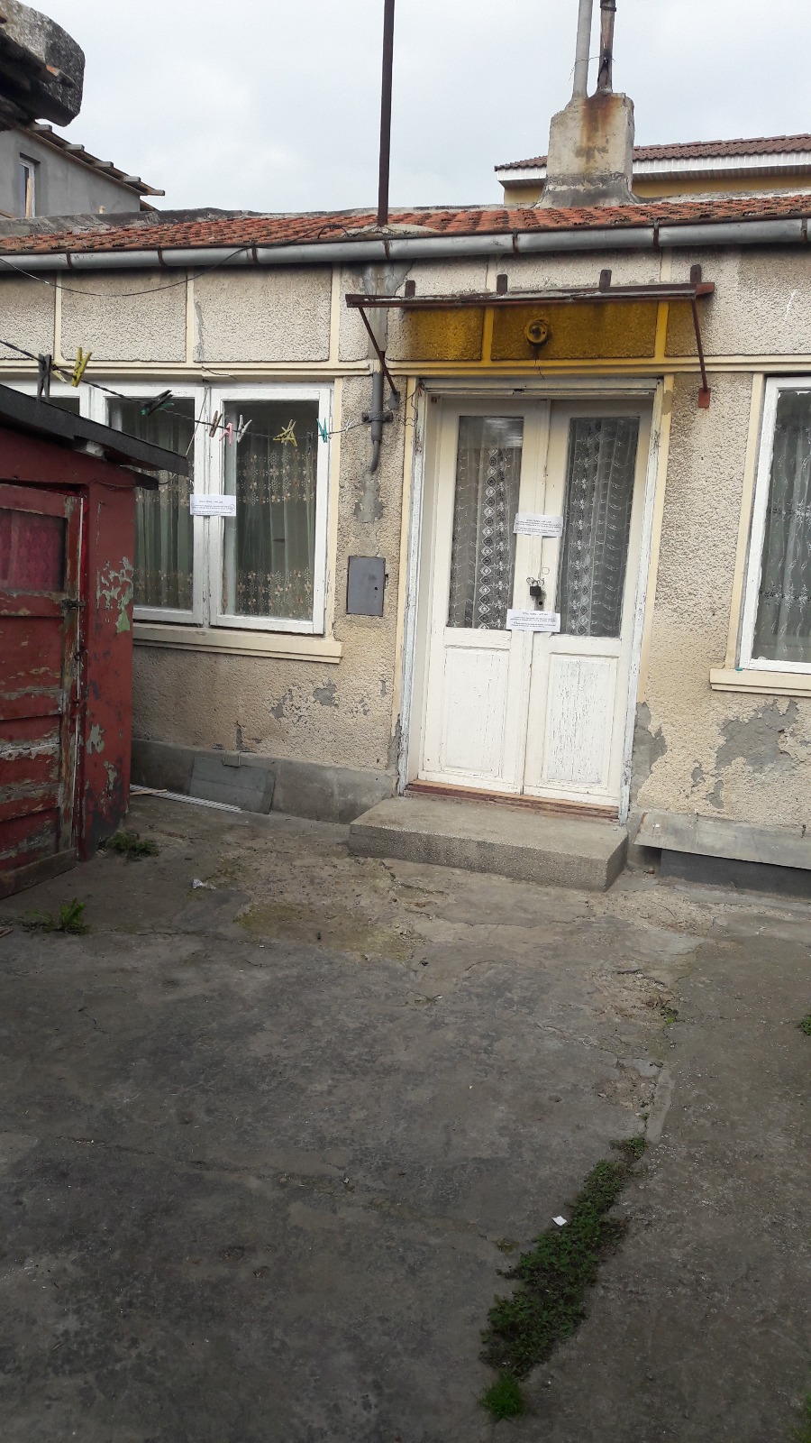CONSTANȚA: Un grup de etnie romă a ocupat abuziv o casă