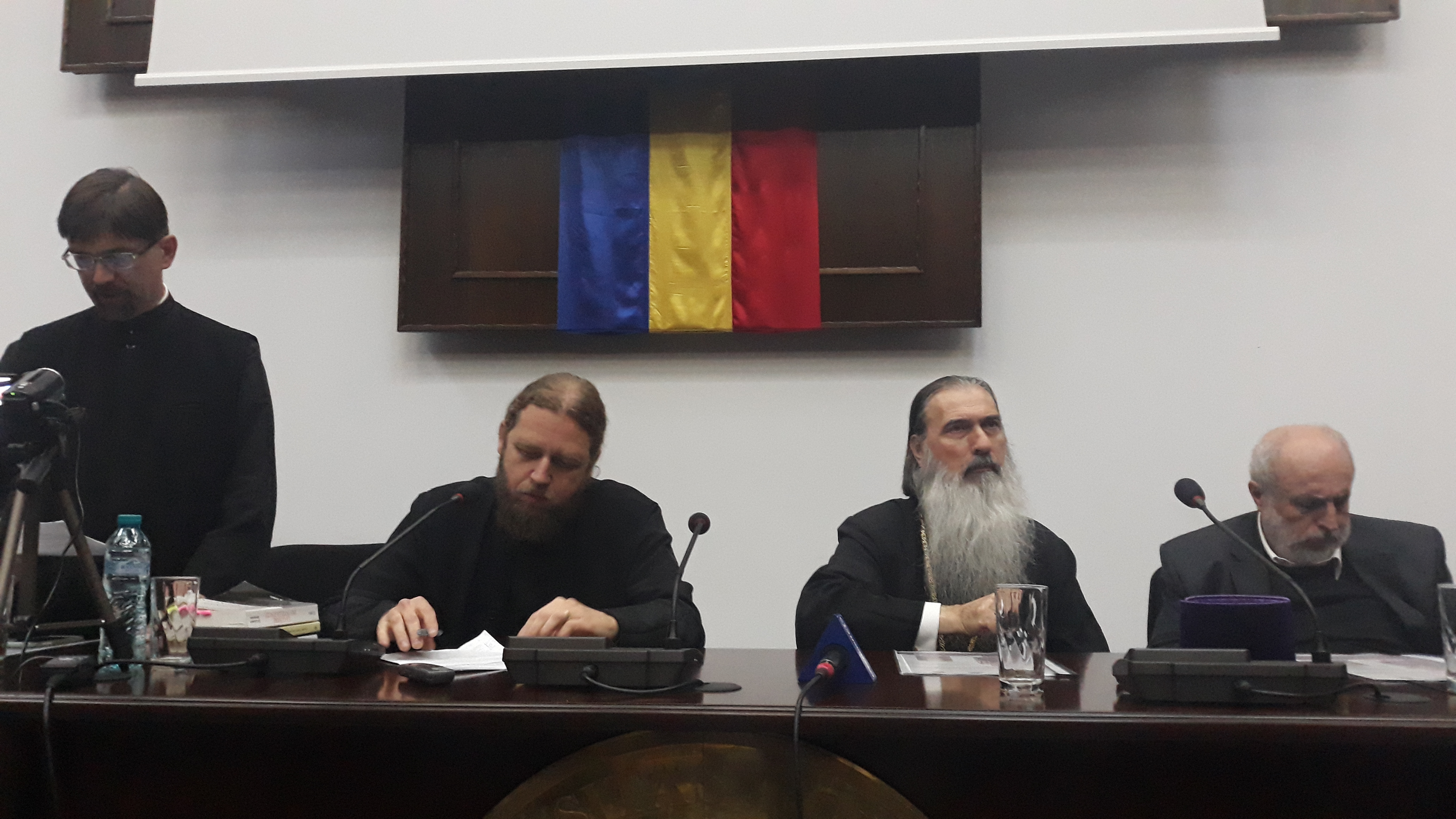 ATELIER URBAN: Natural, artificial și duhovnicesc