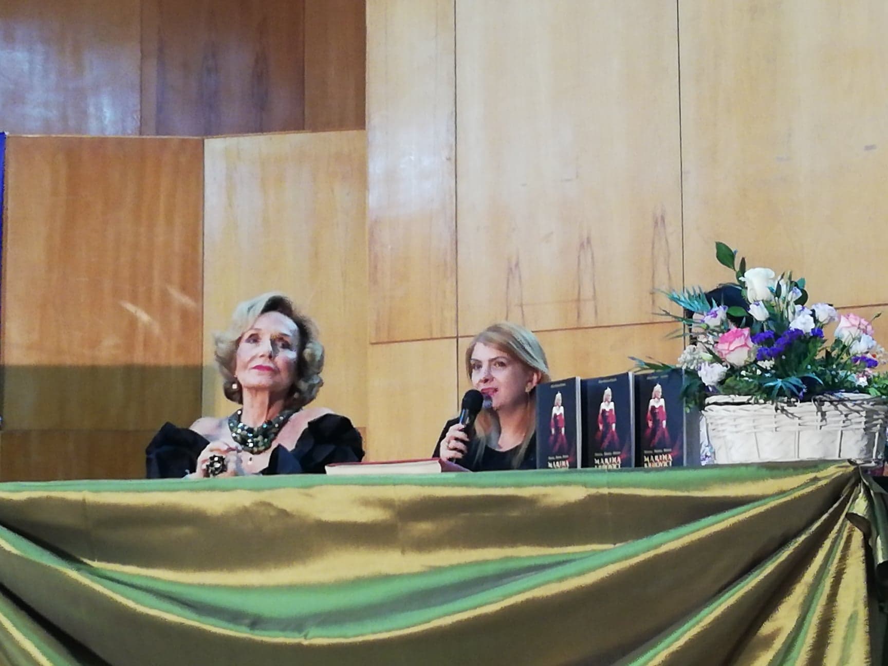 Lansare de carte şi întâlnire cu soprana Marina Krilovici, la Constanţa. Volumul dedicat marii artiste este semnat de Alice Năstase Buciuta