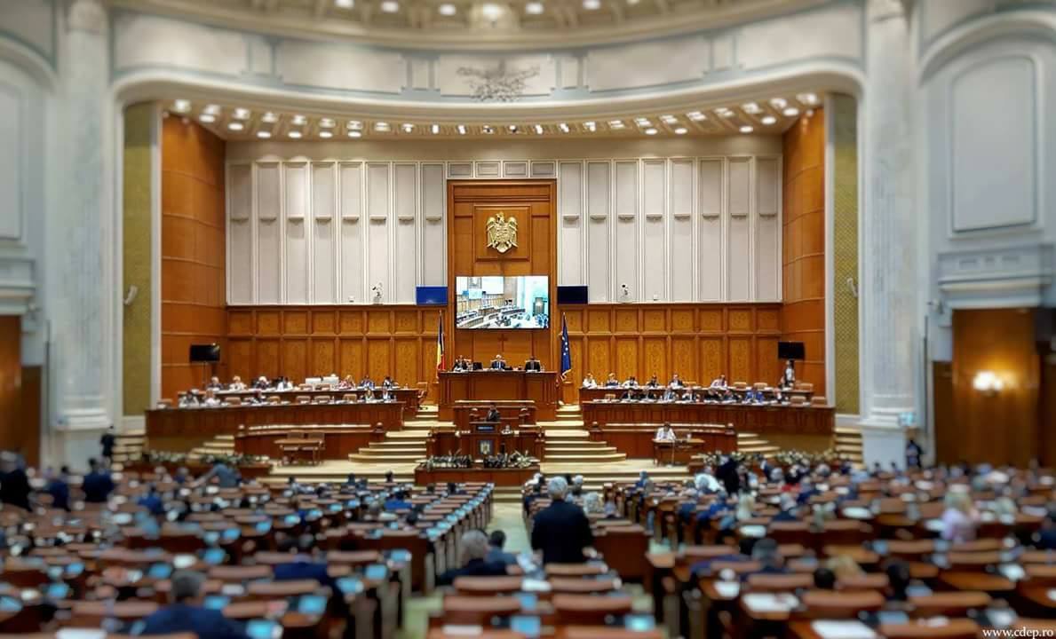 Parlament: A început şedinţa pentru angajarea răspunderii Guvernului pe proiectul de lege privind măsurile fiscal-bugetare