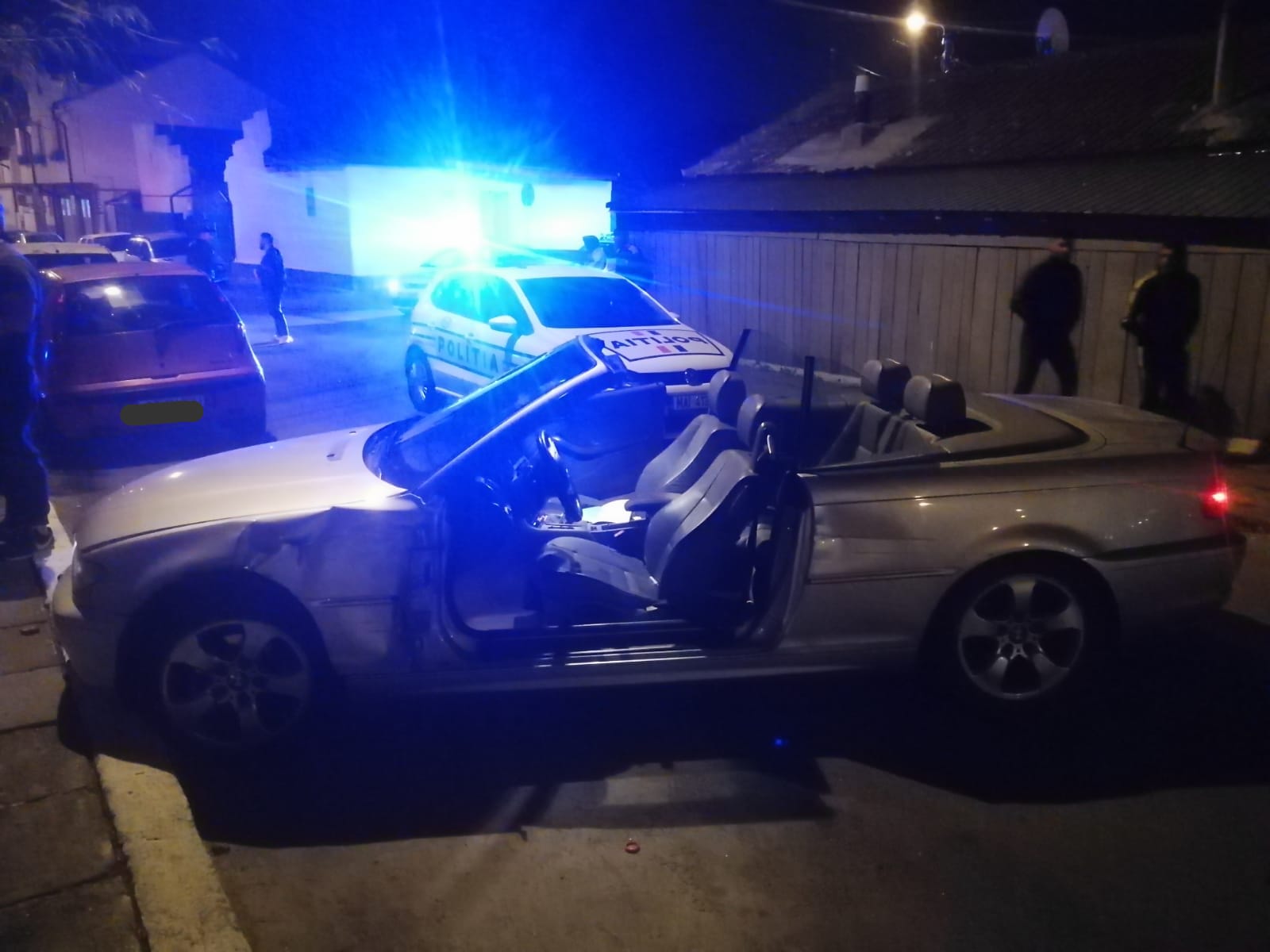 CONSTANȚA: Trei pietoni răniţi şi opt maşini avariate de un şofer care şi-a abandonat autoturismul şi a fugit