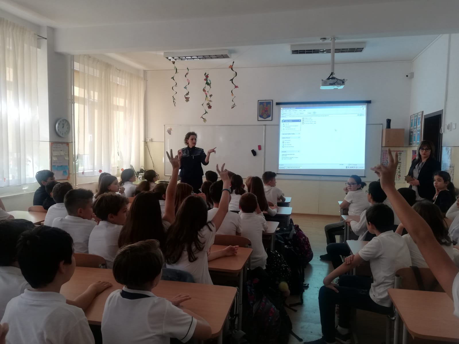 CONSTANȚA: Polițiștii au ajuns ieri, la Școala gimnazială nr. 7 „Remus Opreanu” din oraș – FOTO