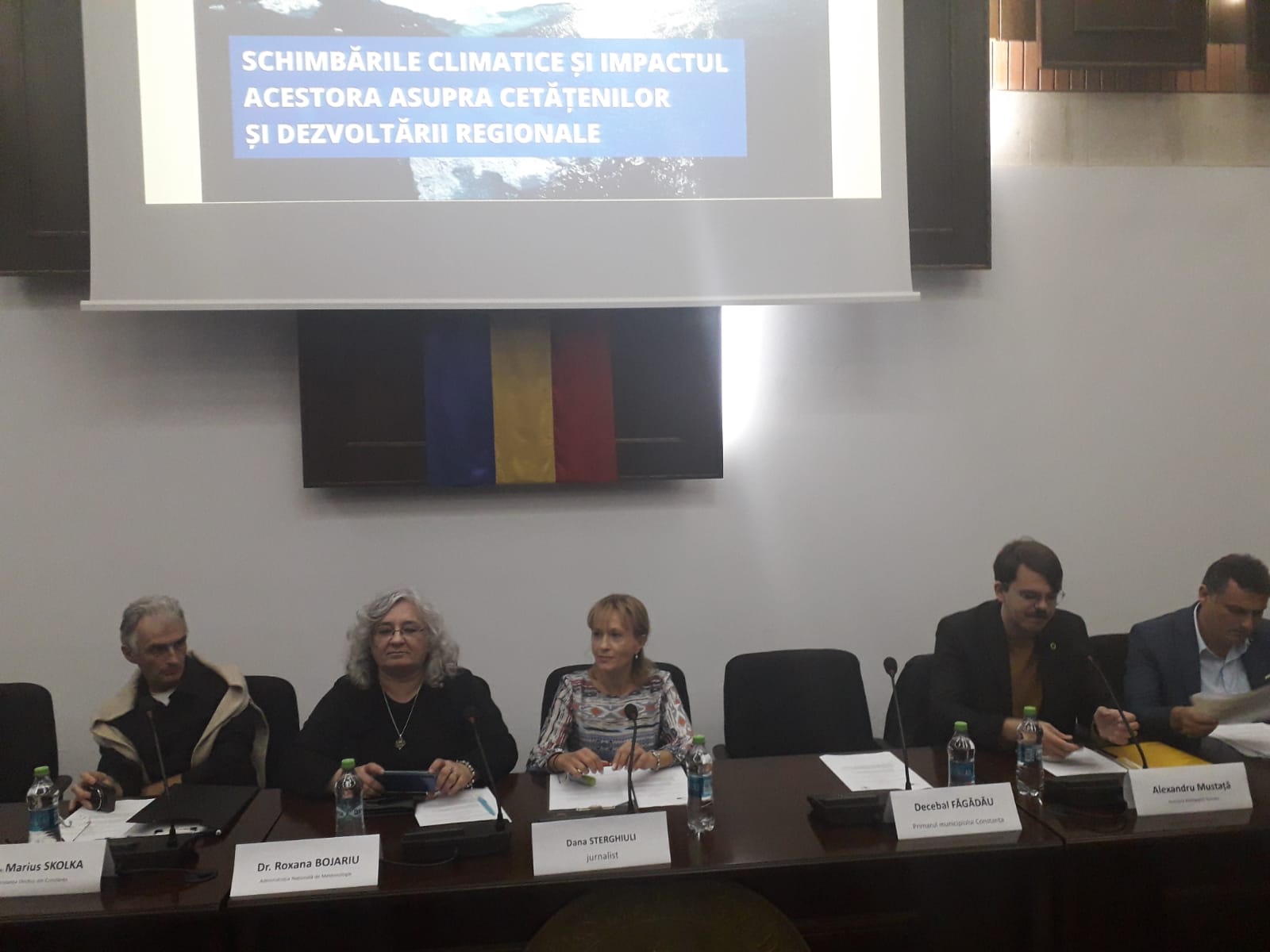 CONSTANȚA: La Universitatea ‘‘Ovidius’’ a avut loc o dezbatere pe tema schimbărilor climatice și impactul acestora asupra cetățenilor și dezvoltării regionale