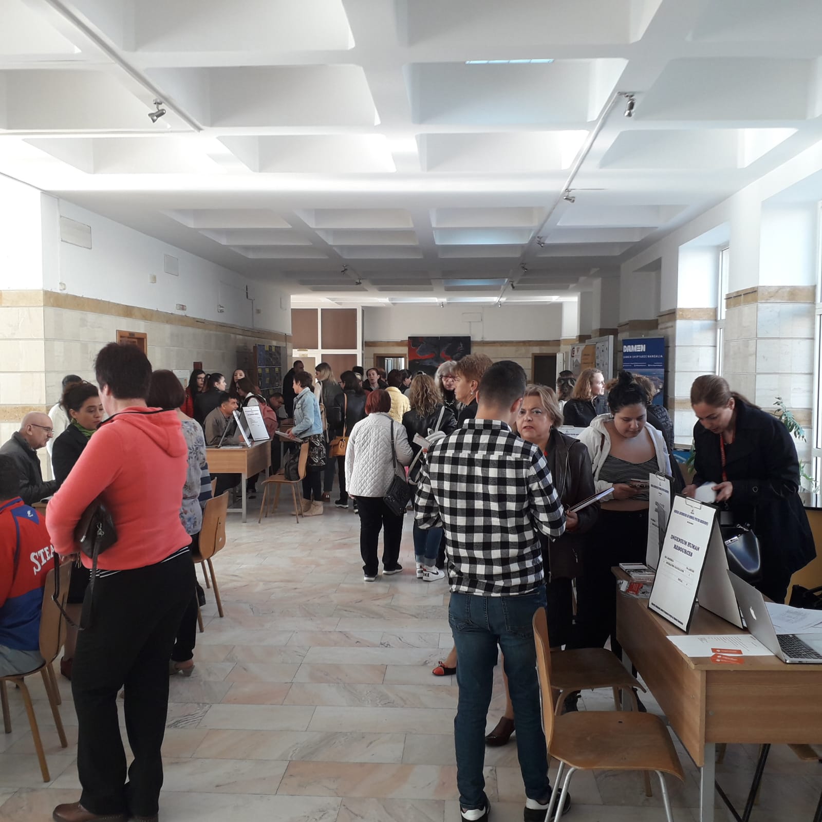 Bursa Locurilor de Muncă Pentru Absolvenți | 15 persoane au fost angajate pe loc, la Constanța