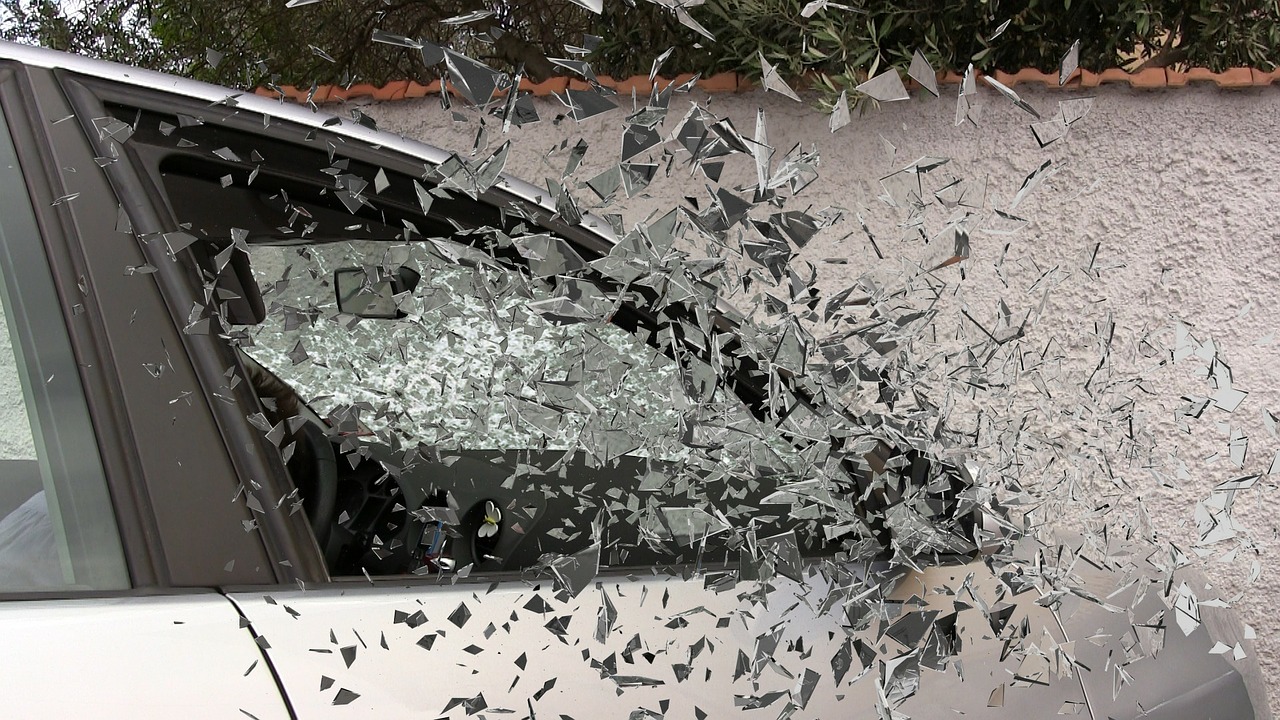 CONSTANȚA: Un accident rutier, în care au fost implicați trei șoferi, a avut loc pe bulevardul Alexandru Lăpușneanu