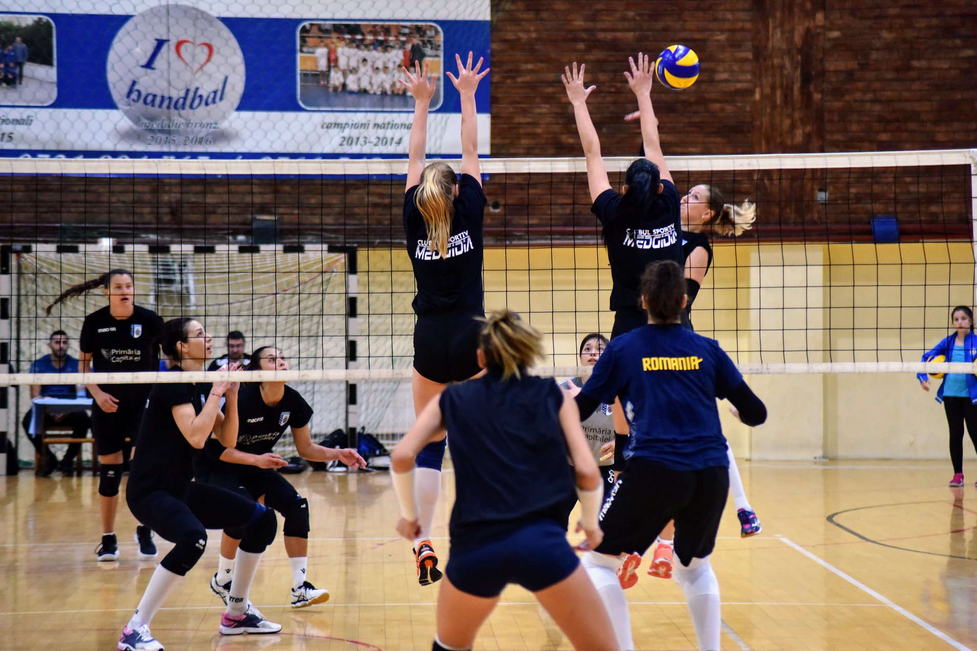 Echipa CS Medgidia înaintea primului meci în Divizia A1 la volei feminin