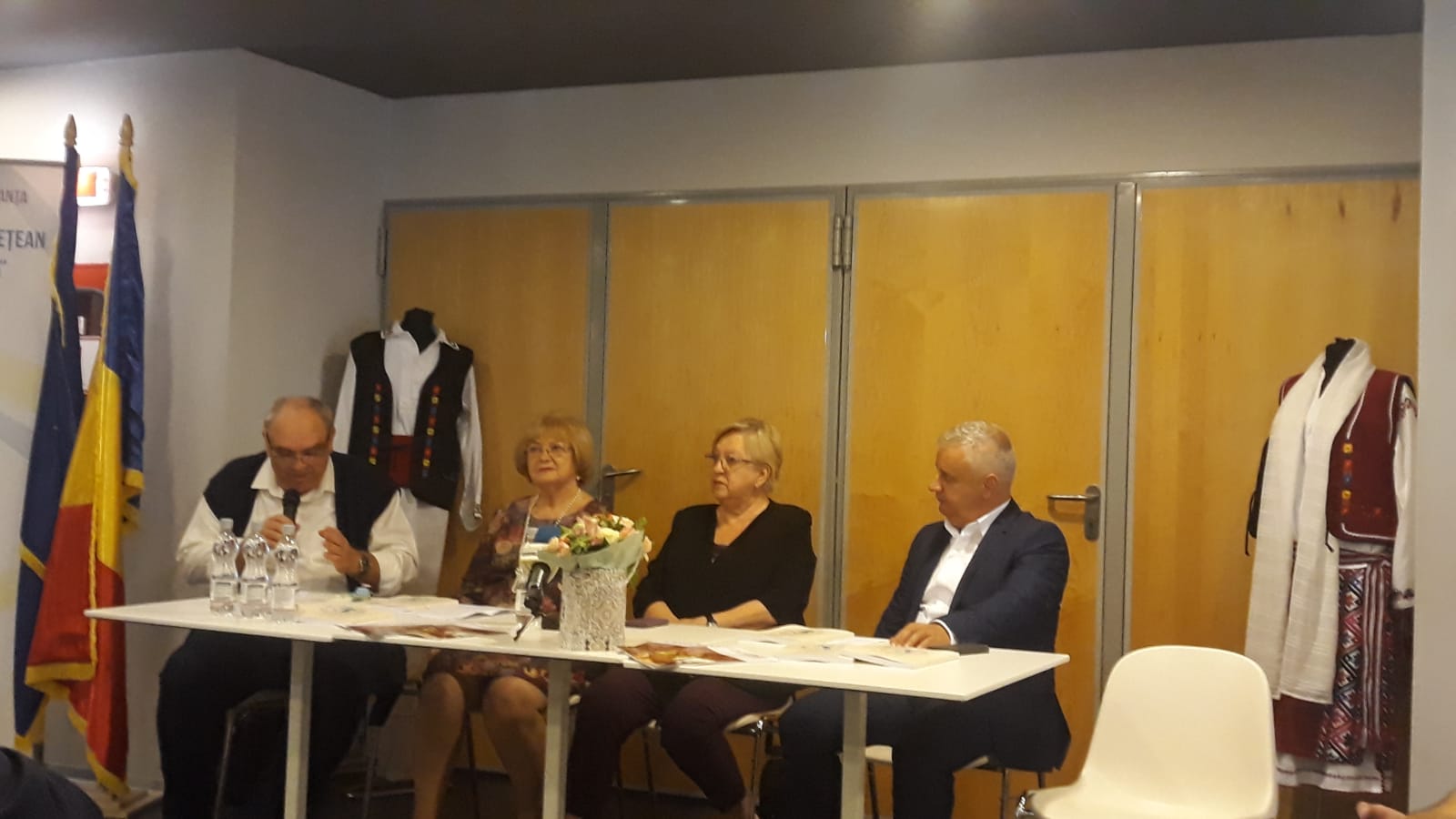 CONSTANȚA: A fost lansat volumul „Dan Moisescu – un reper în folcloristica românească“