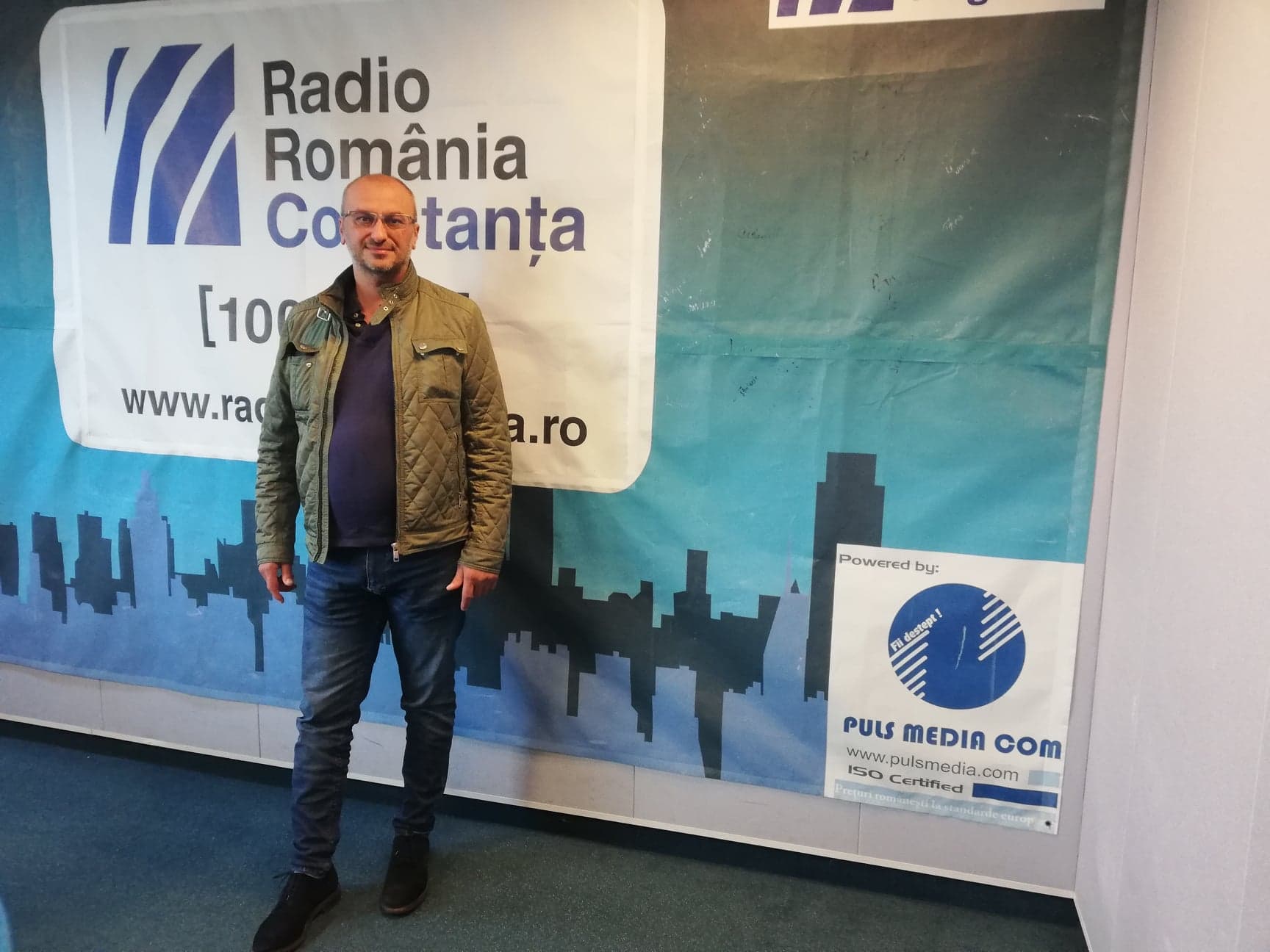 George Mina, specialist în implantologie – nu uitați că periajul înainte de culcare este cel mai important