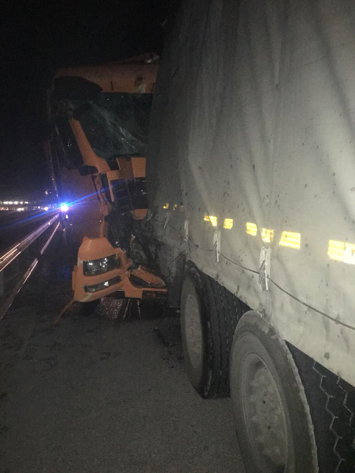 CONSTANȚA: Coliziune între două tiruri, pe A4. Traficul a fost reluat UPDATE