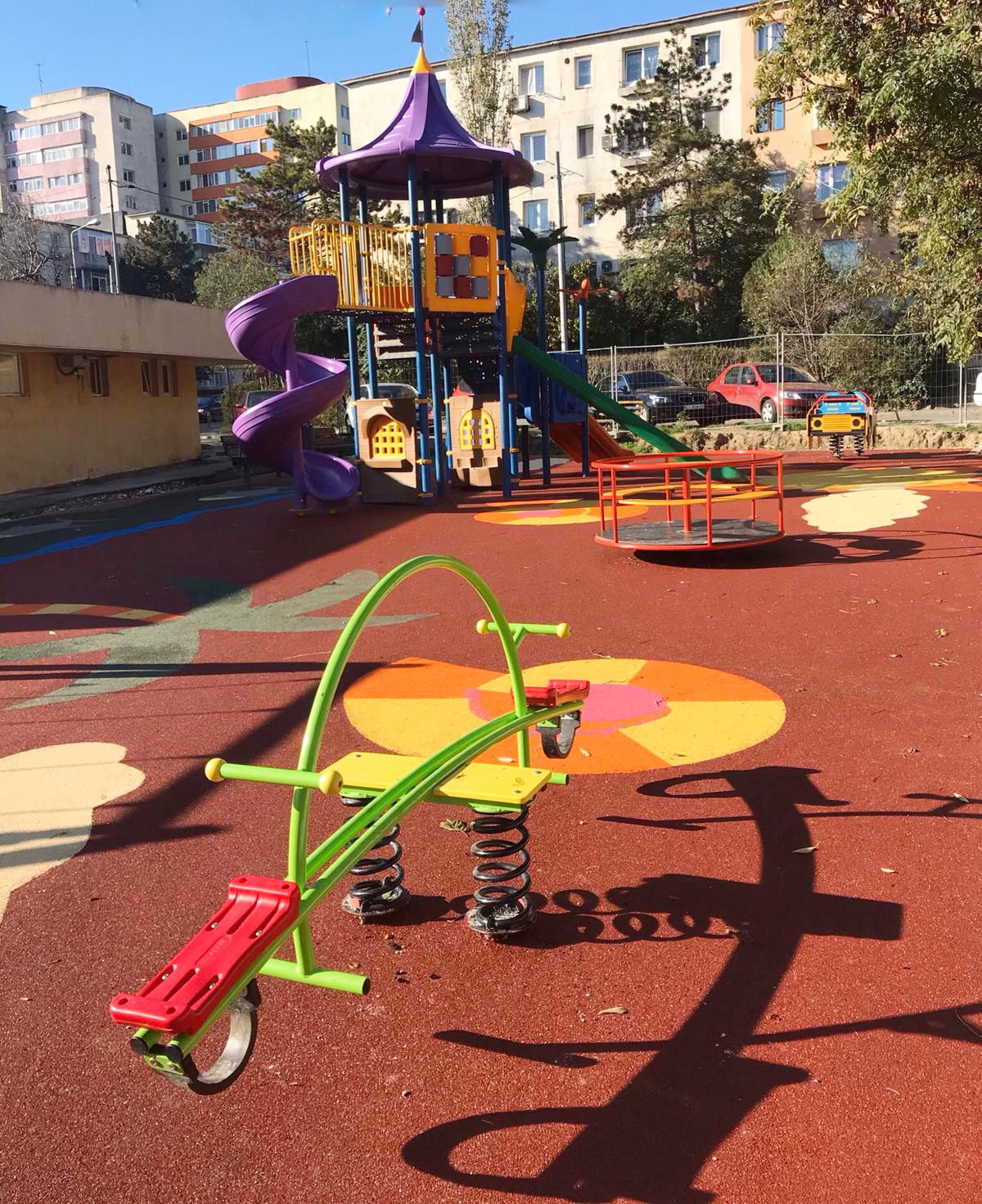 CONSTANȚA: Continuă amenajarea locurilor de joacă – FOTO