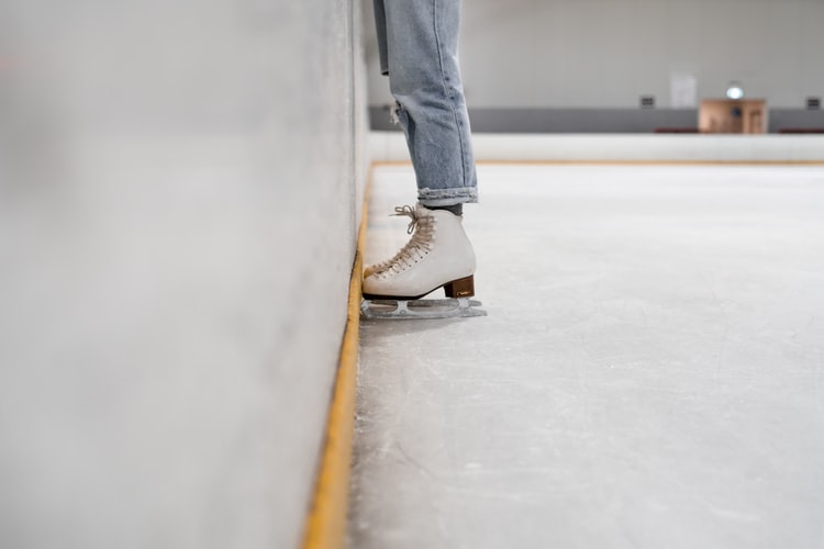CERNAVODĂ: Patinoar cu acces gratuit