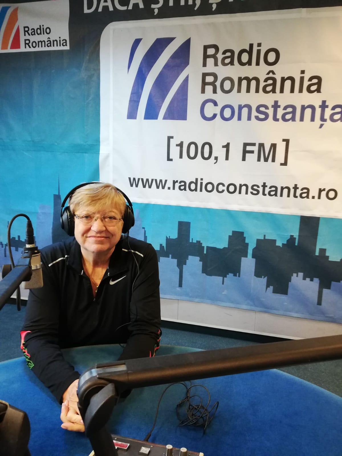 La mulți ani, Elena Frîncu! Fosta mare handbalistă, în studioul Radio Constanța