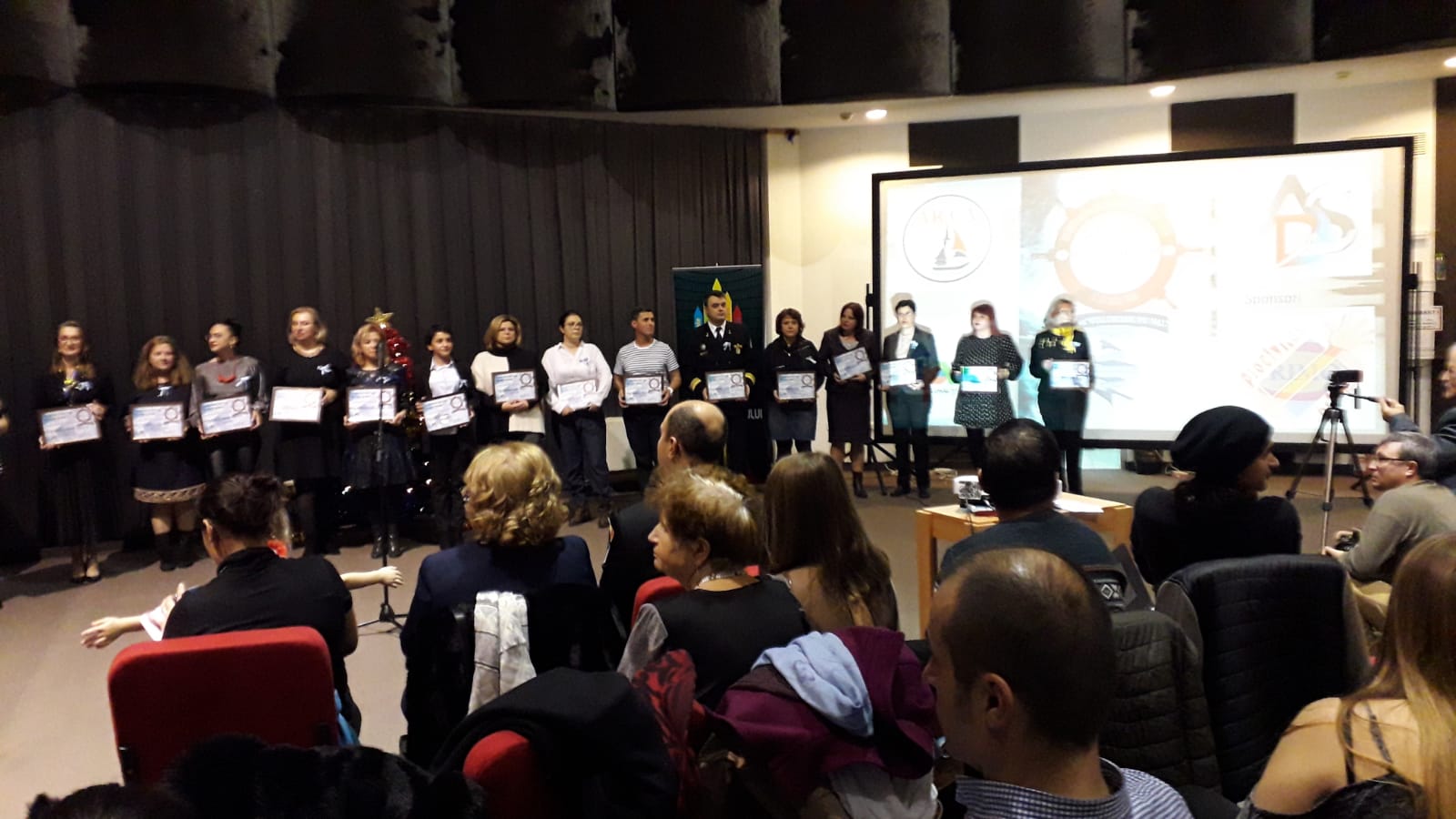 CONSTANȚA: La Pavilionul Expoziţional din Constanţa are loc în această seară Gala Voluntarului