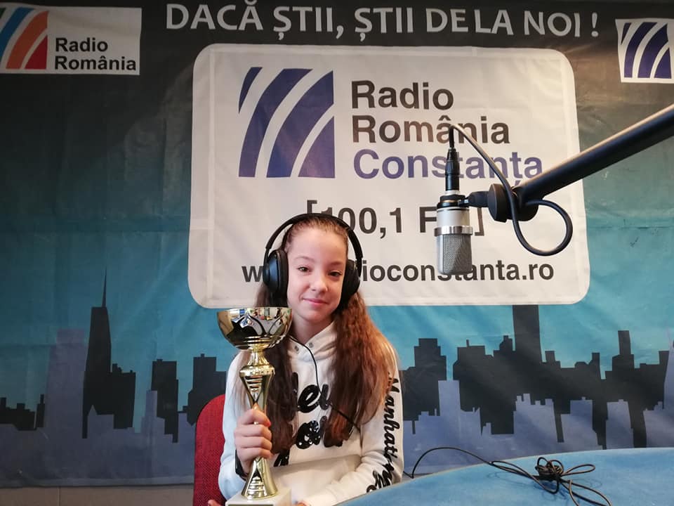 INTERVIU | Andreea Soare, campioană națională la tenis de câmp, pentru al doilea an consecutiv, a fost invitată în studioul Radio Constanța – FOTO