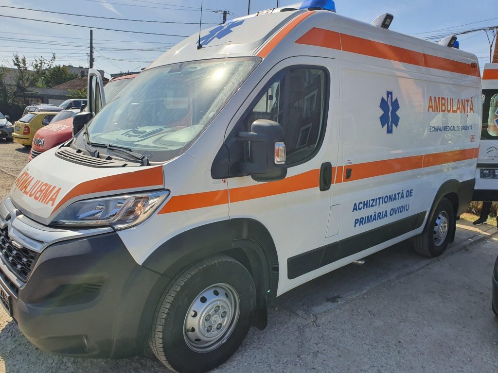 TULCEA: Număr mare de solicitări pentru testarea COVID-19; ambulanţele ajung şi după 10 ore